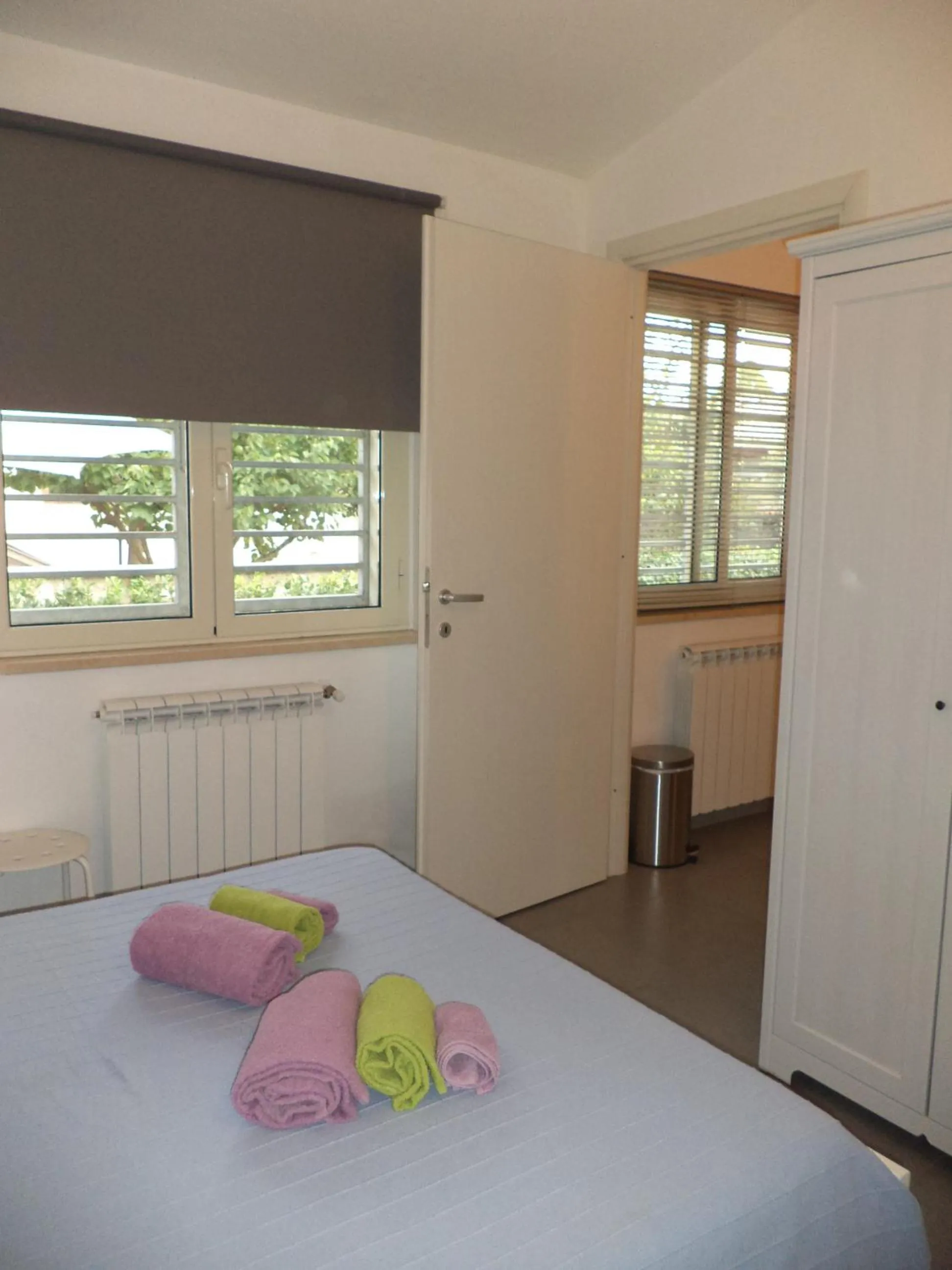 Photo of the whole room, Bed in Gens Mundi B&B