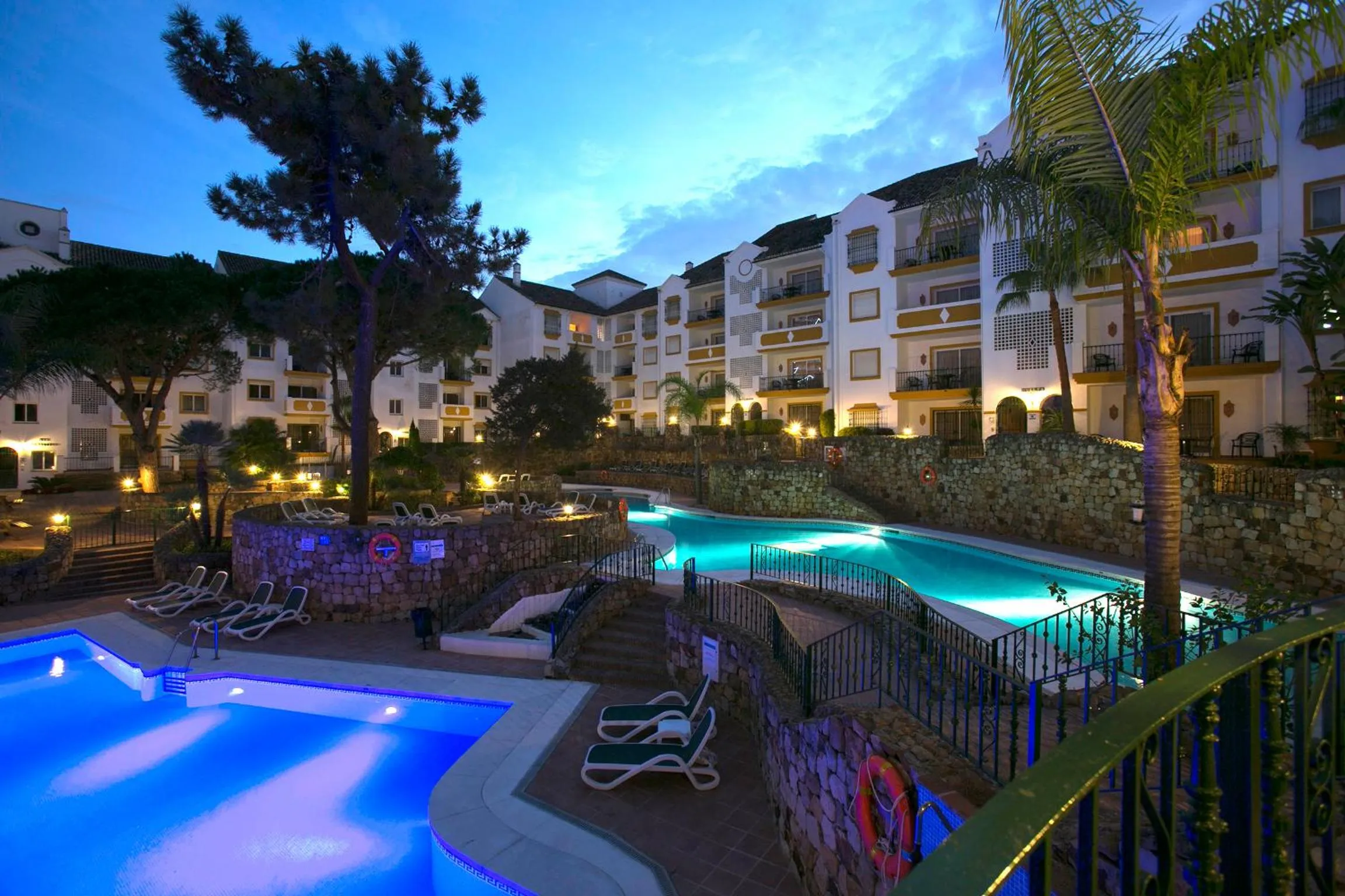 Swimming pool in Ona Alanda Club Marbella