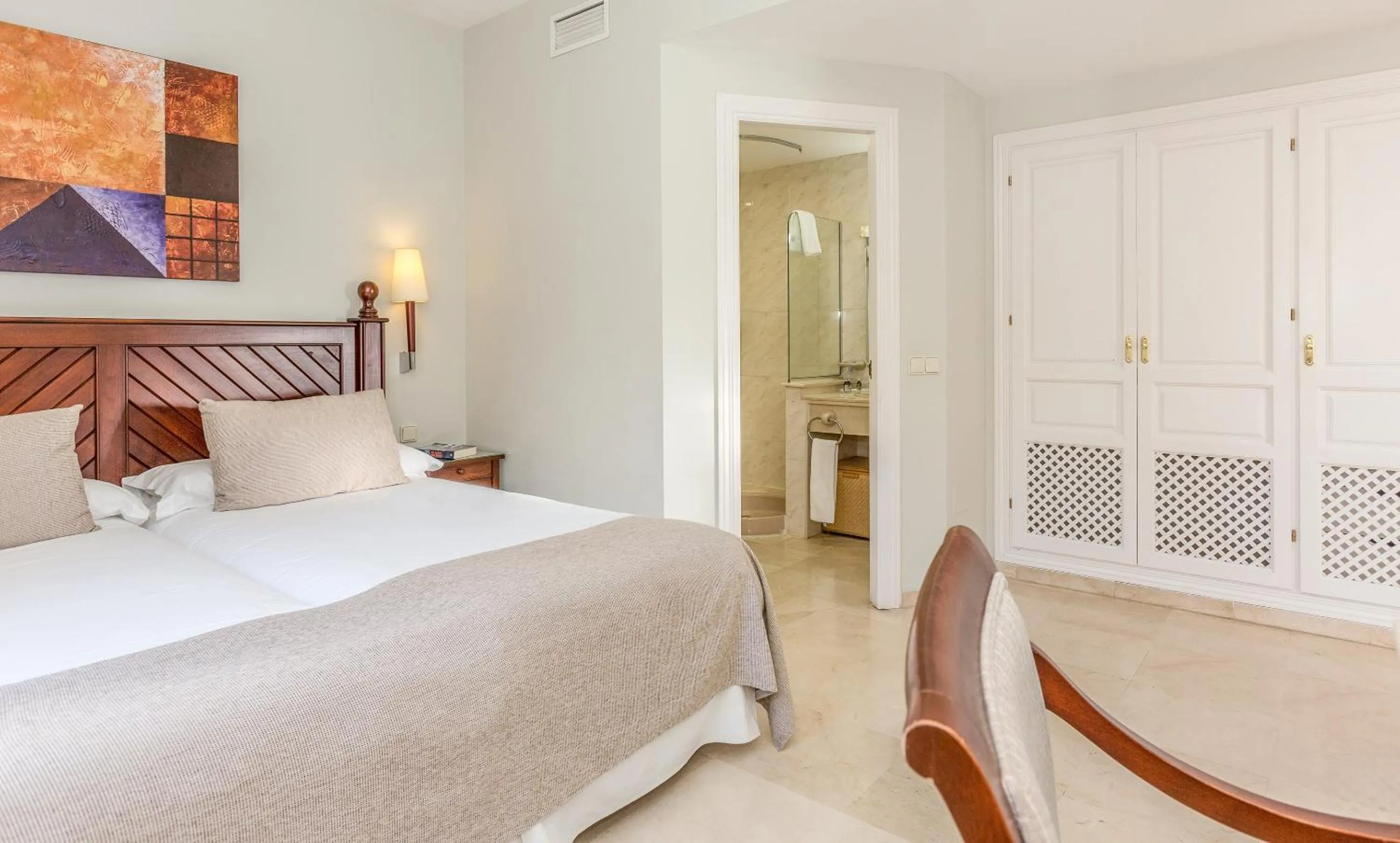 Bed in Ona Alanda Club Marbella