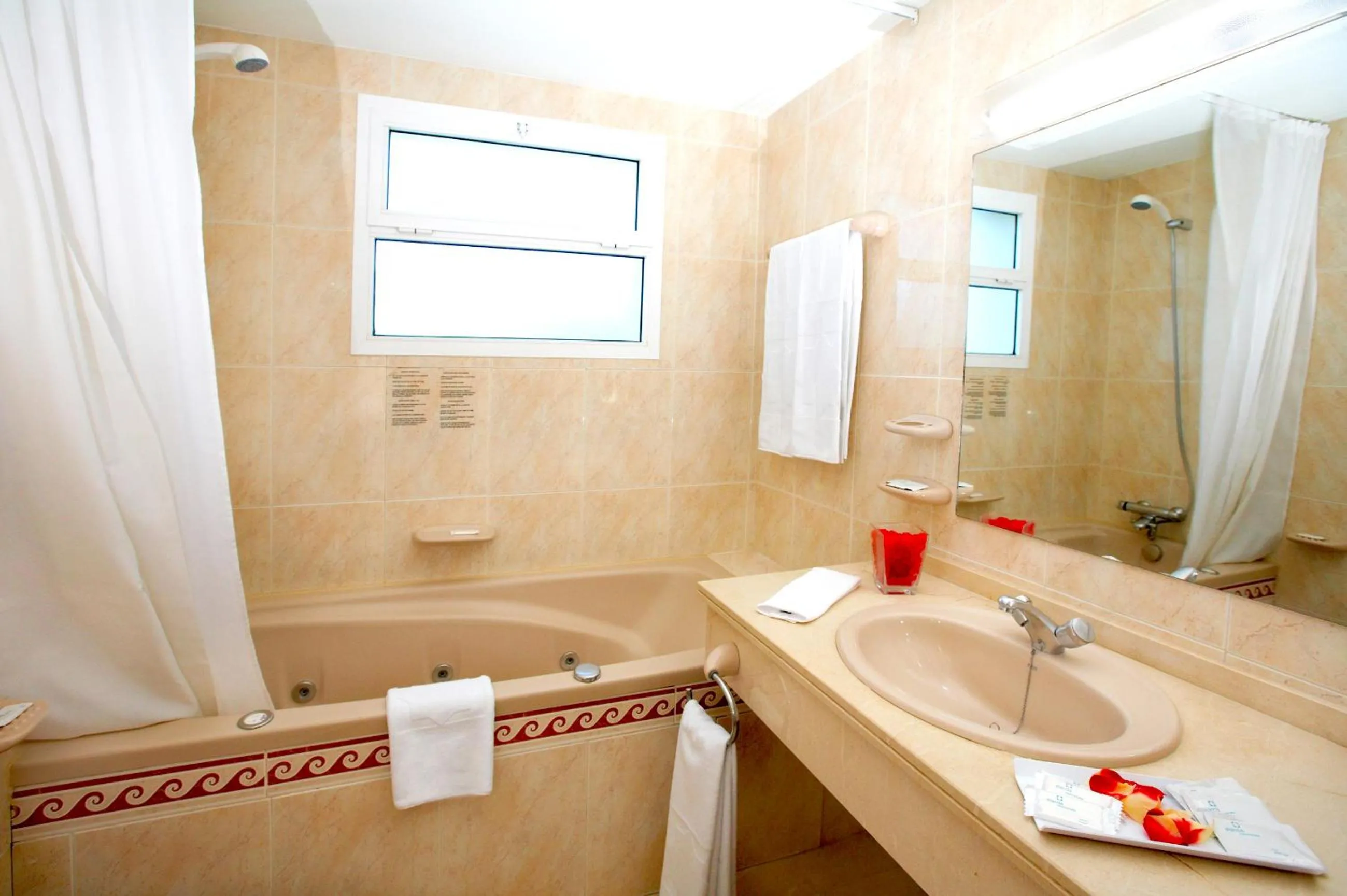 Bathroom in Ona Alanda Club Marbella