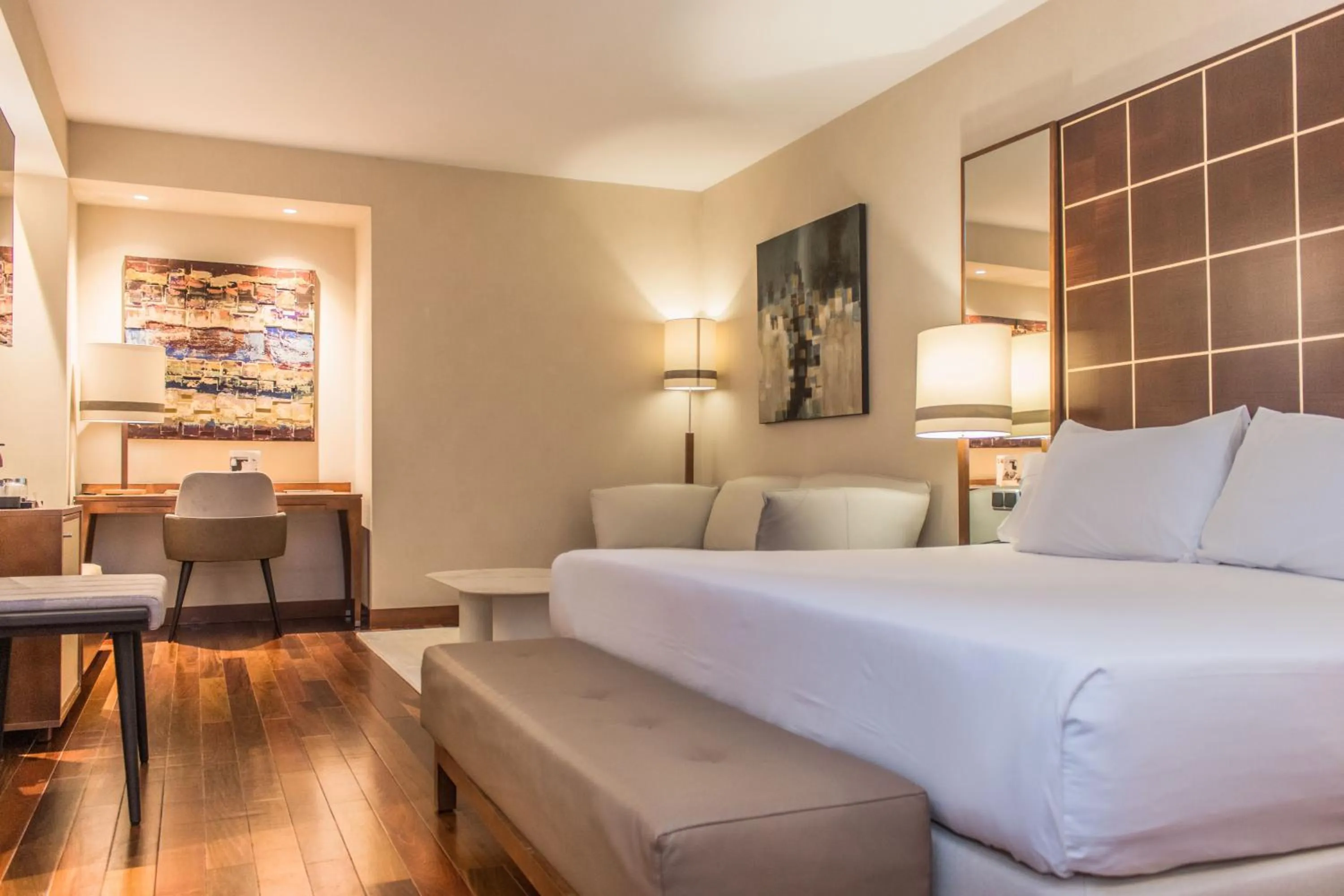 Photo of the whole room, Bed in Eurostars Diana Palace