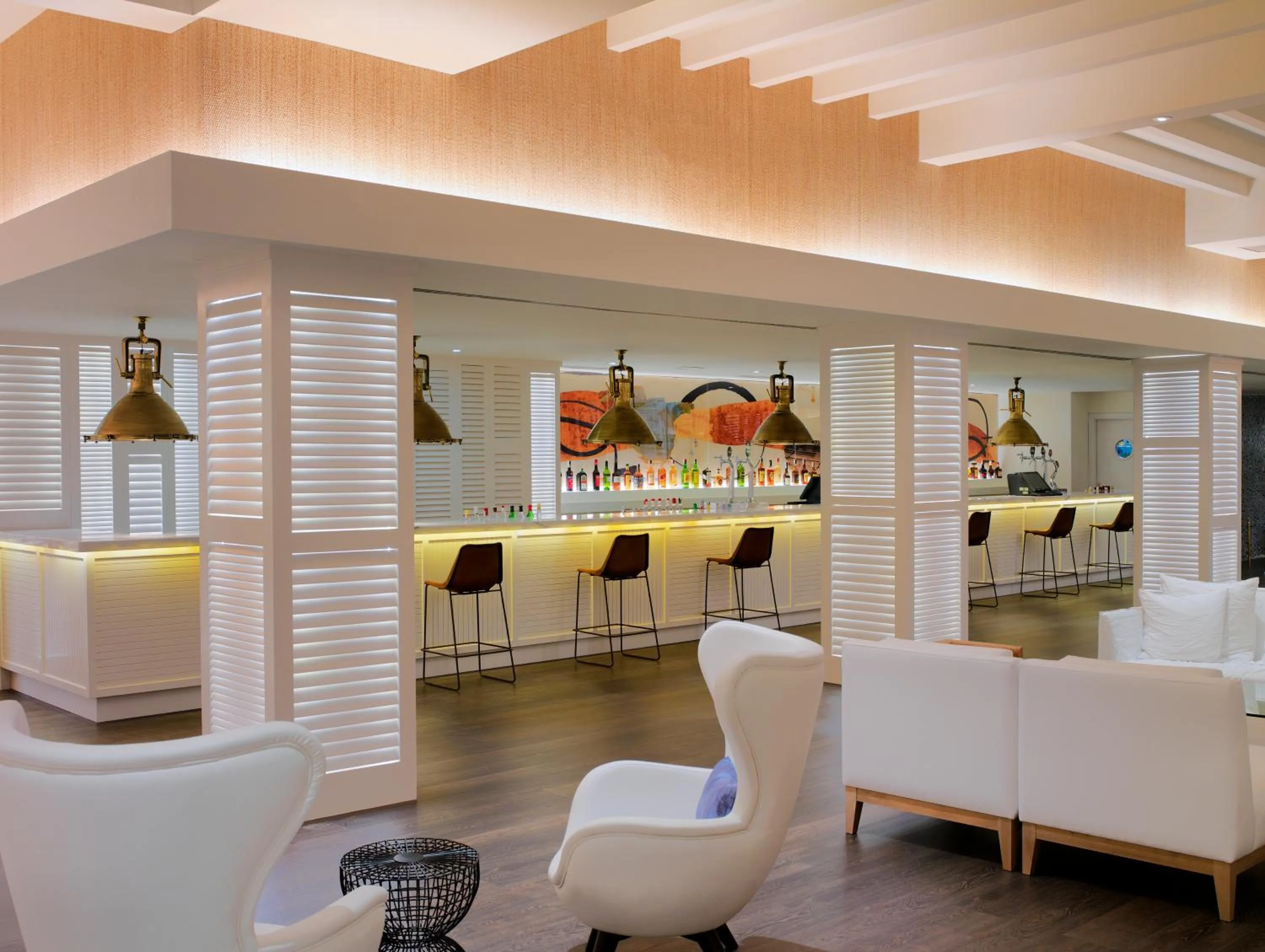 Lounge or bar in H10 Conquistador