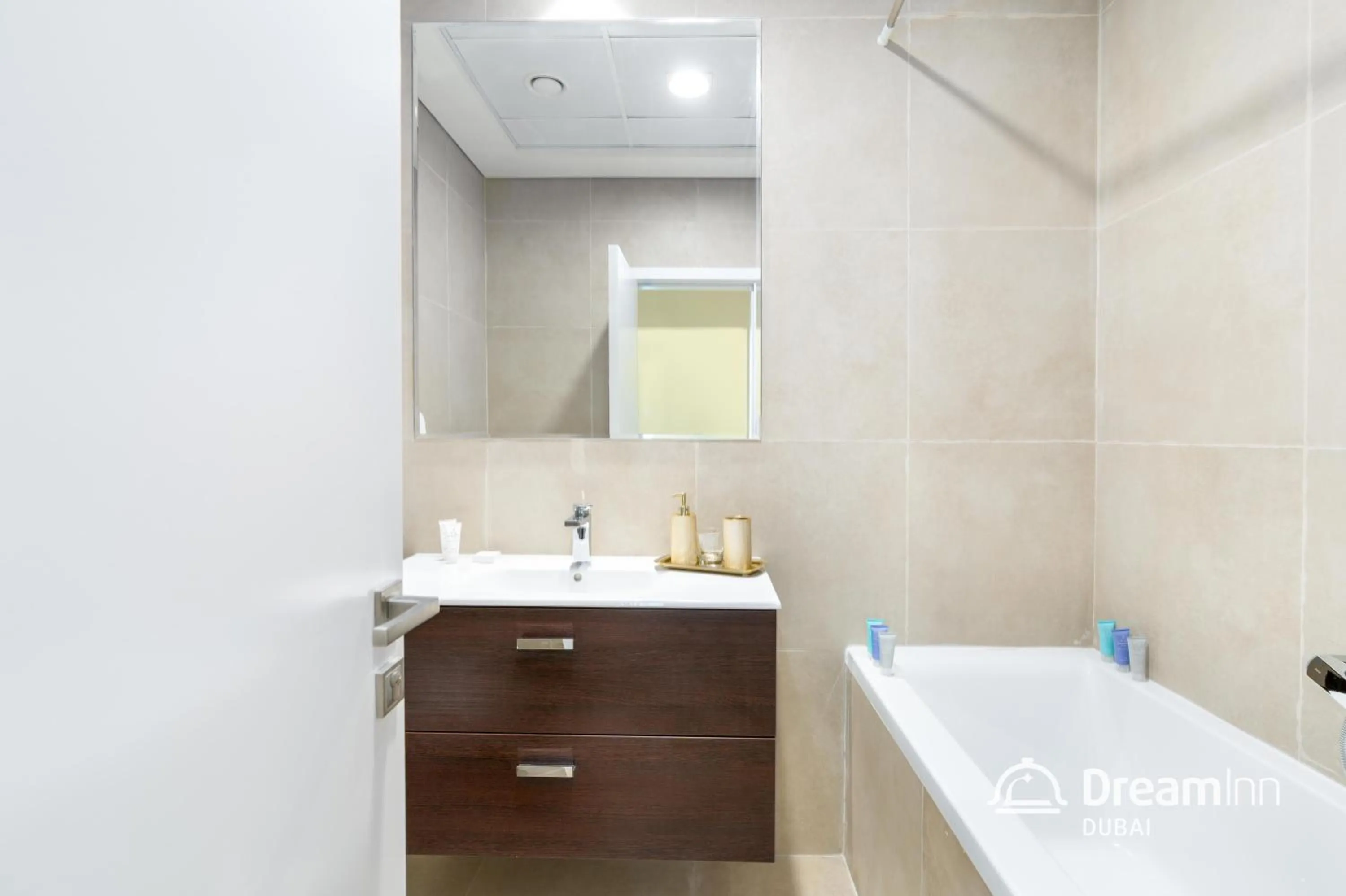 Bathroom in Dream Inn Apartments - Marina Arcade Tower