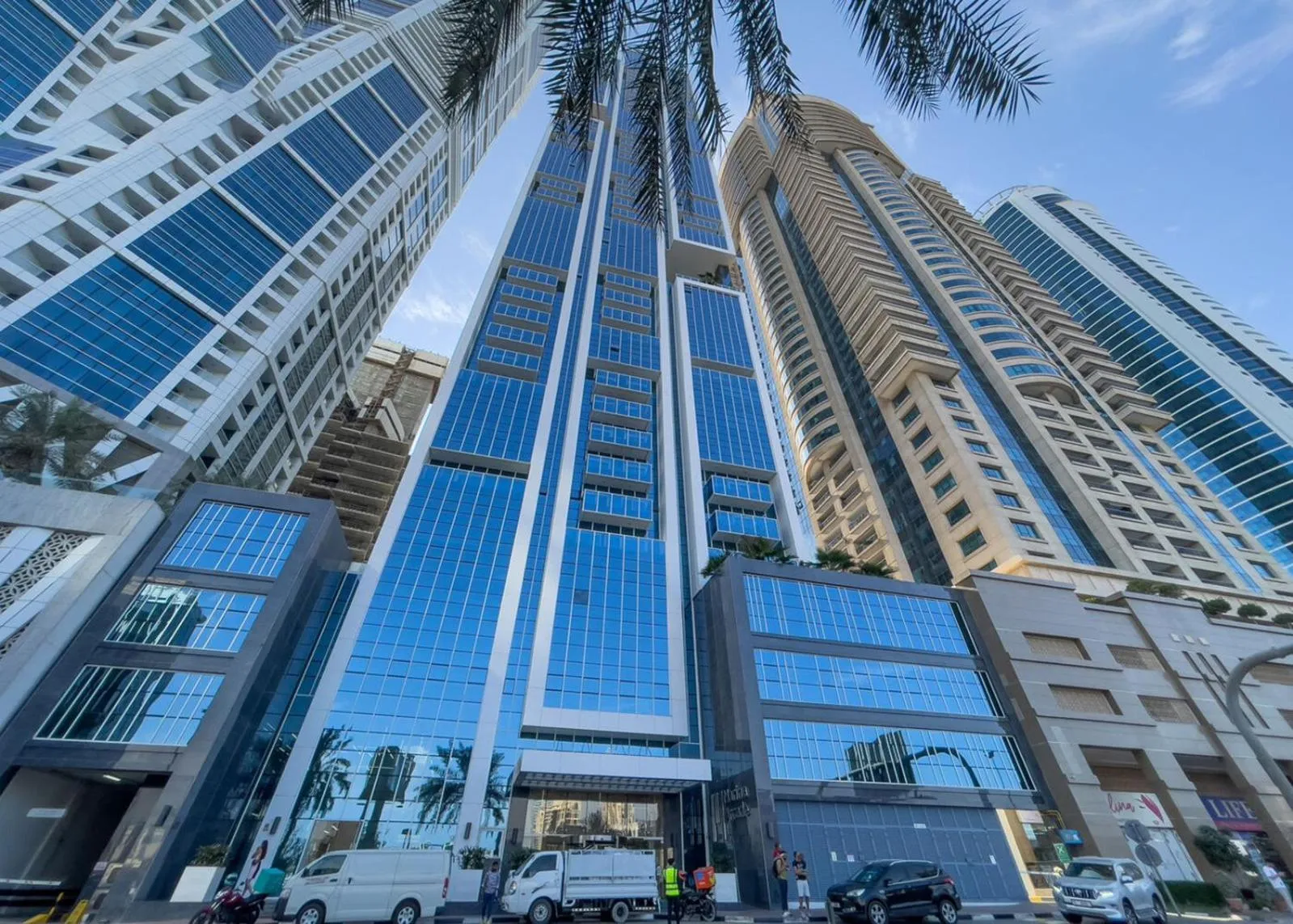 Property building in Dream Inn Apartments - Marina Arcade Tower