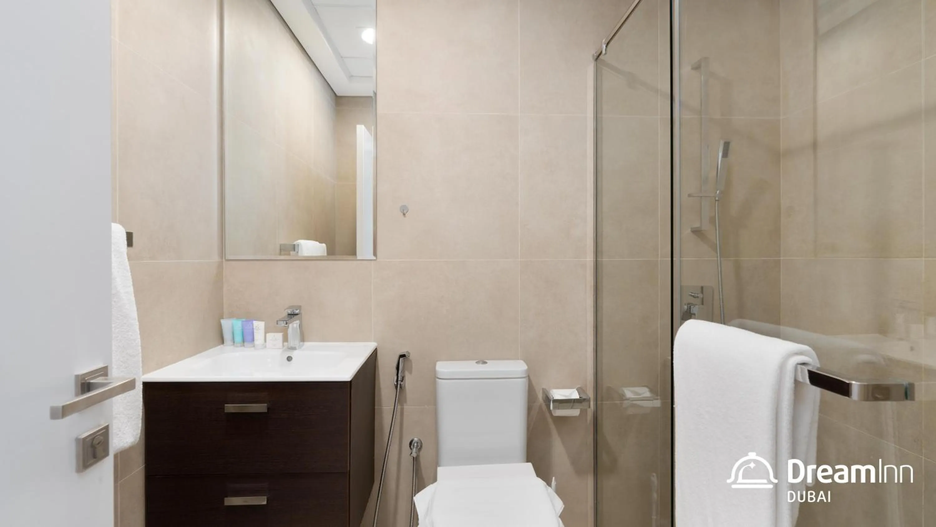 Bathroom in Dream Inn Apartments - Marina Arcade Tower