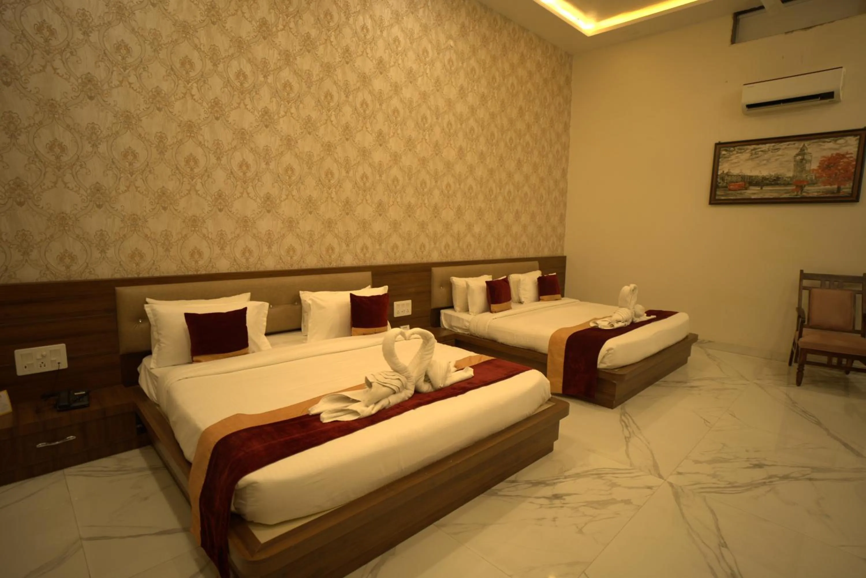 Bedroom, Bed in Vinn Amar Vilas by Vesta