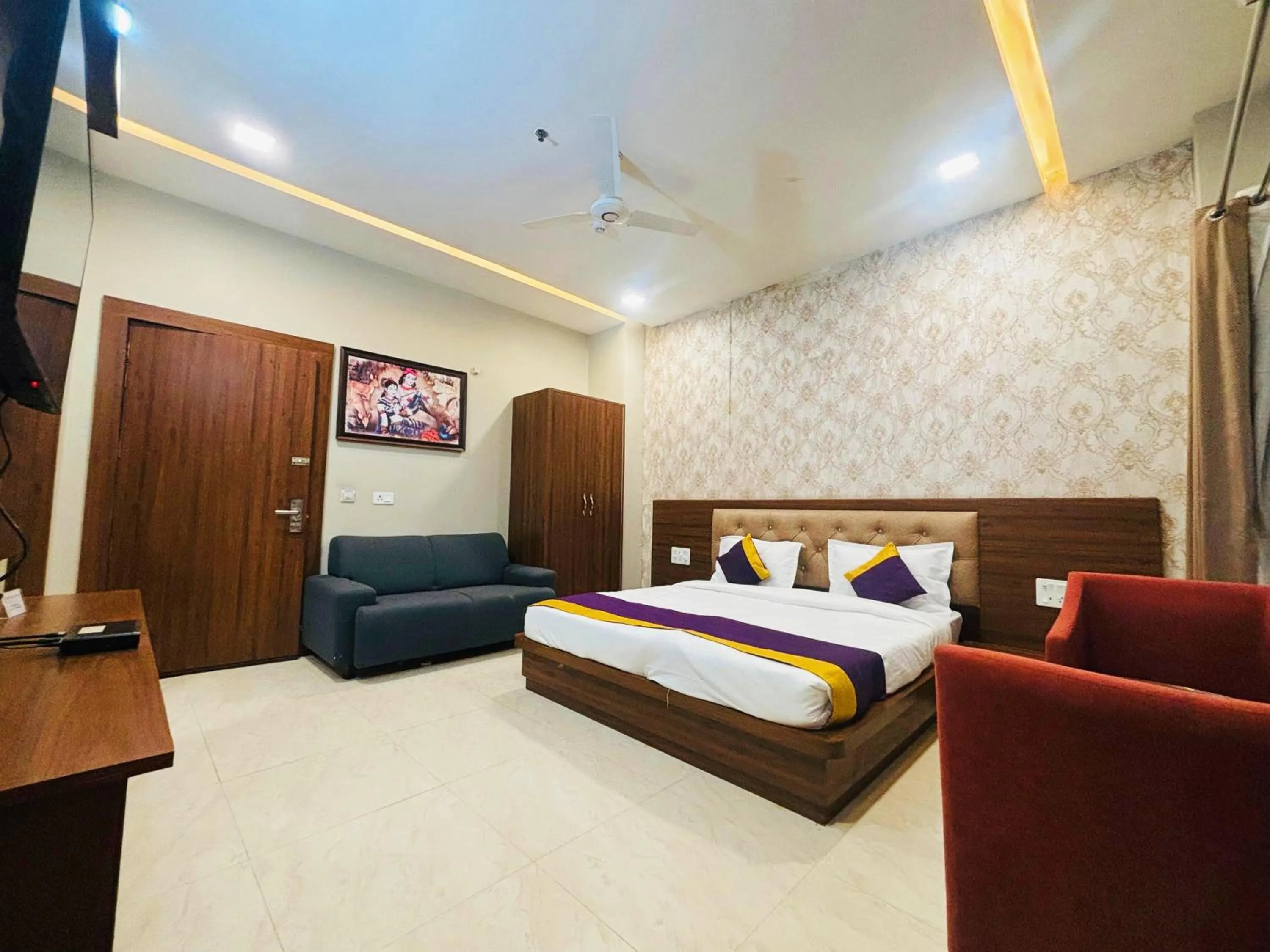 Bed in Vinn Amar Vilas by Vesta