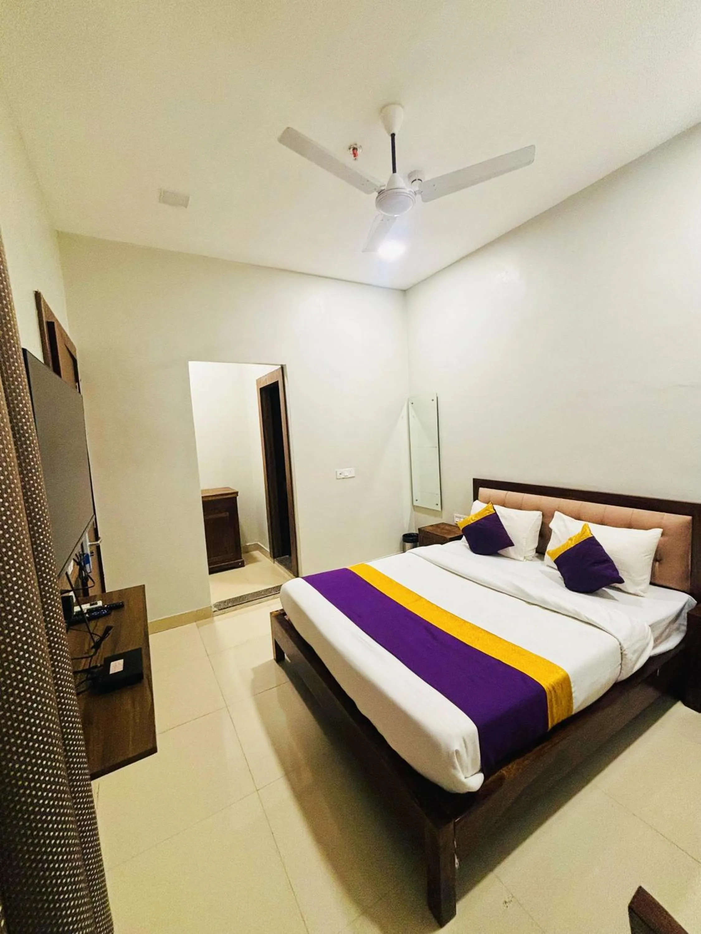 Bed in Vinn Amar Vilas by Vesta