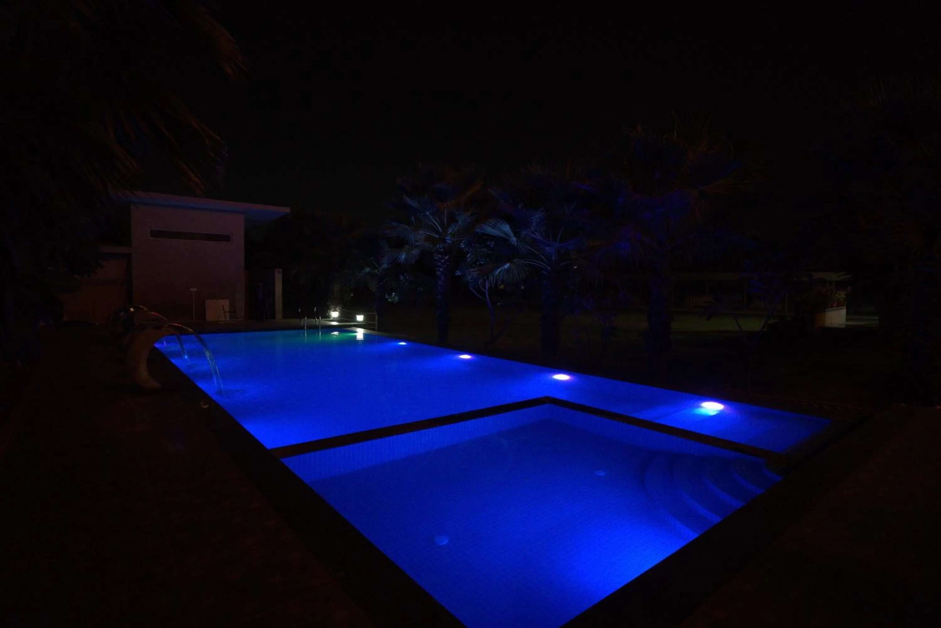 Swimming pool in Vinn Amar Vilas by Vesta