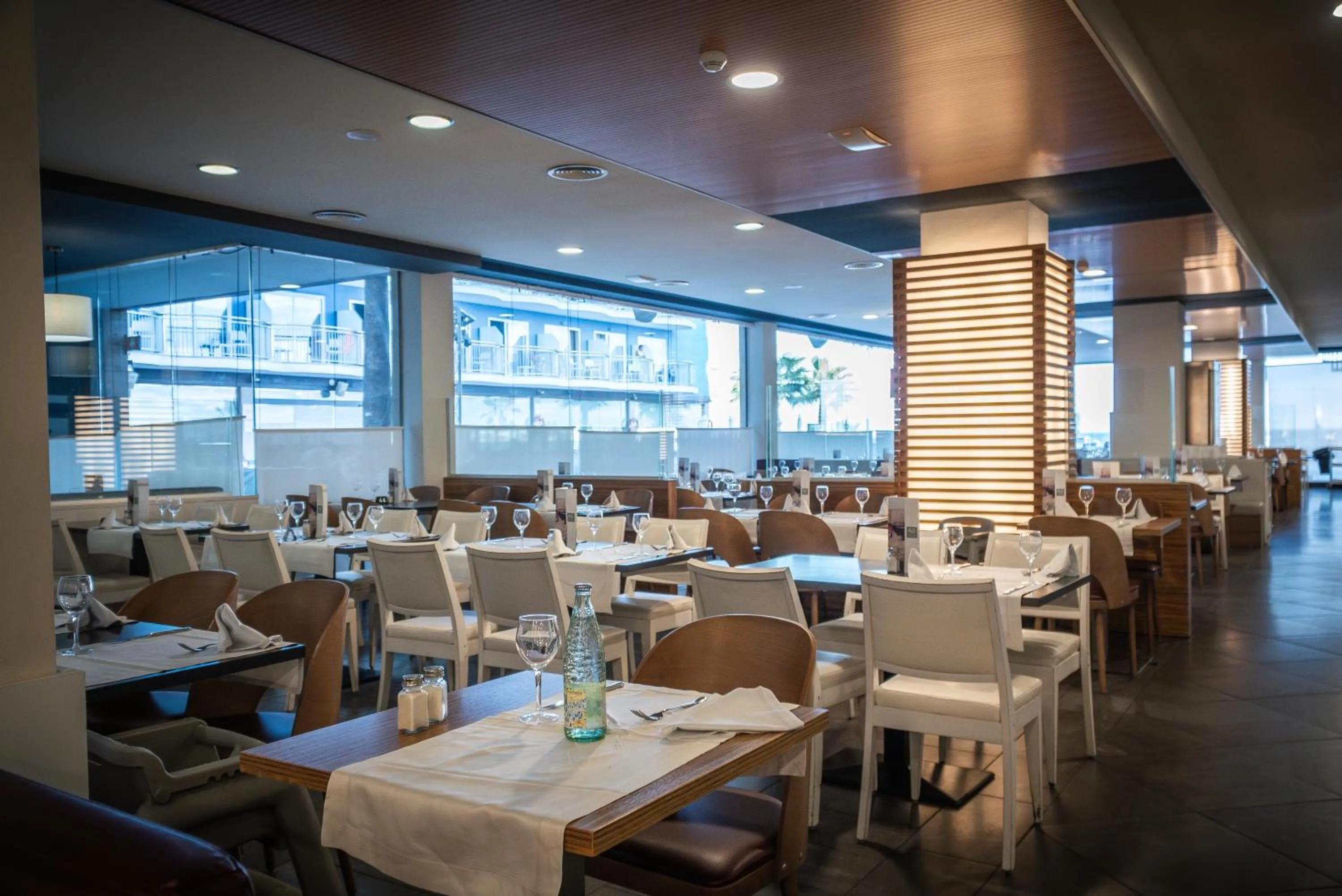 Restaurant/places to eat in Hotel Augustus