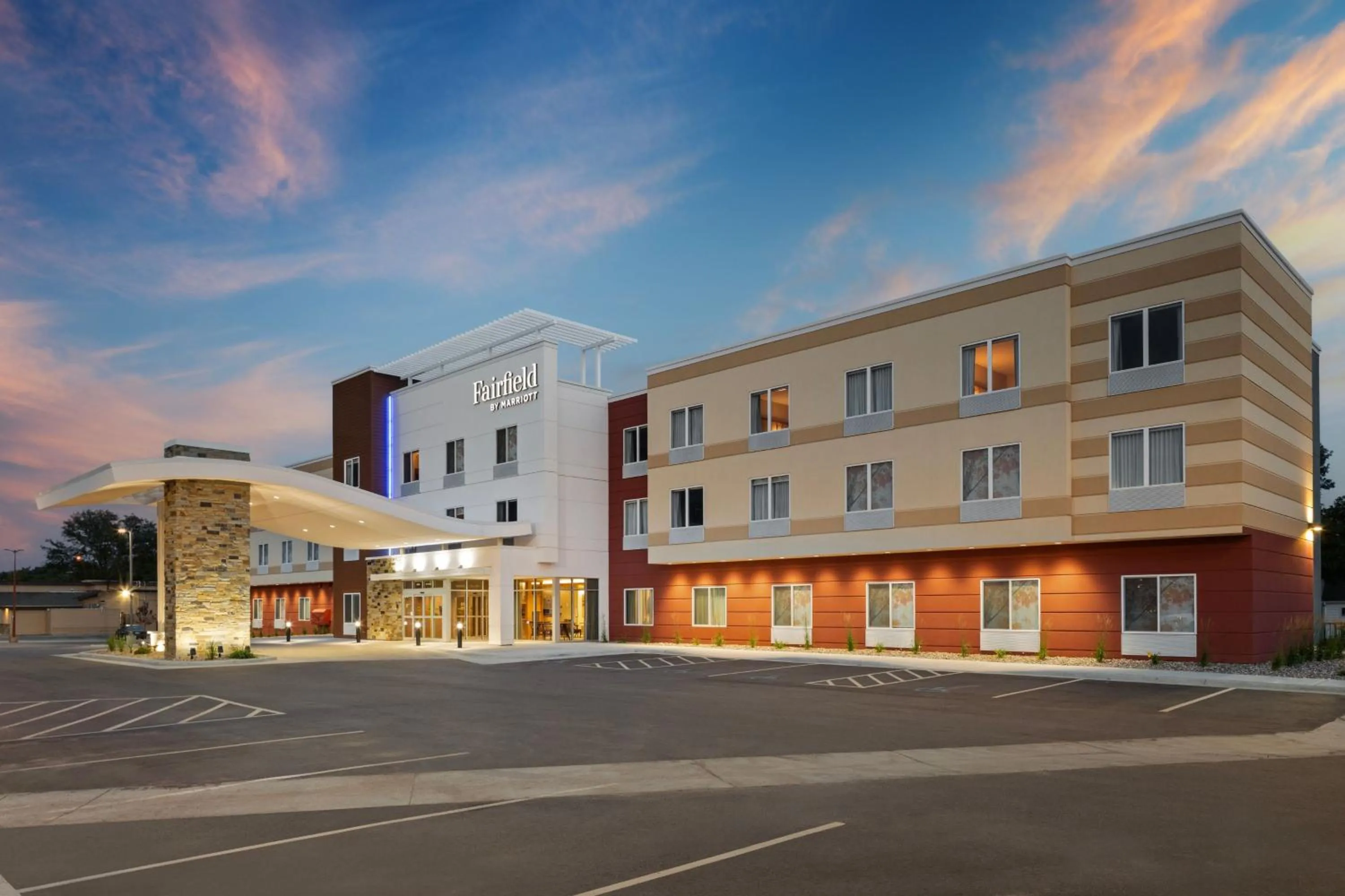 Property building in Fairfield by Marriott Inn & Suites Yankton