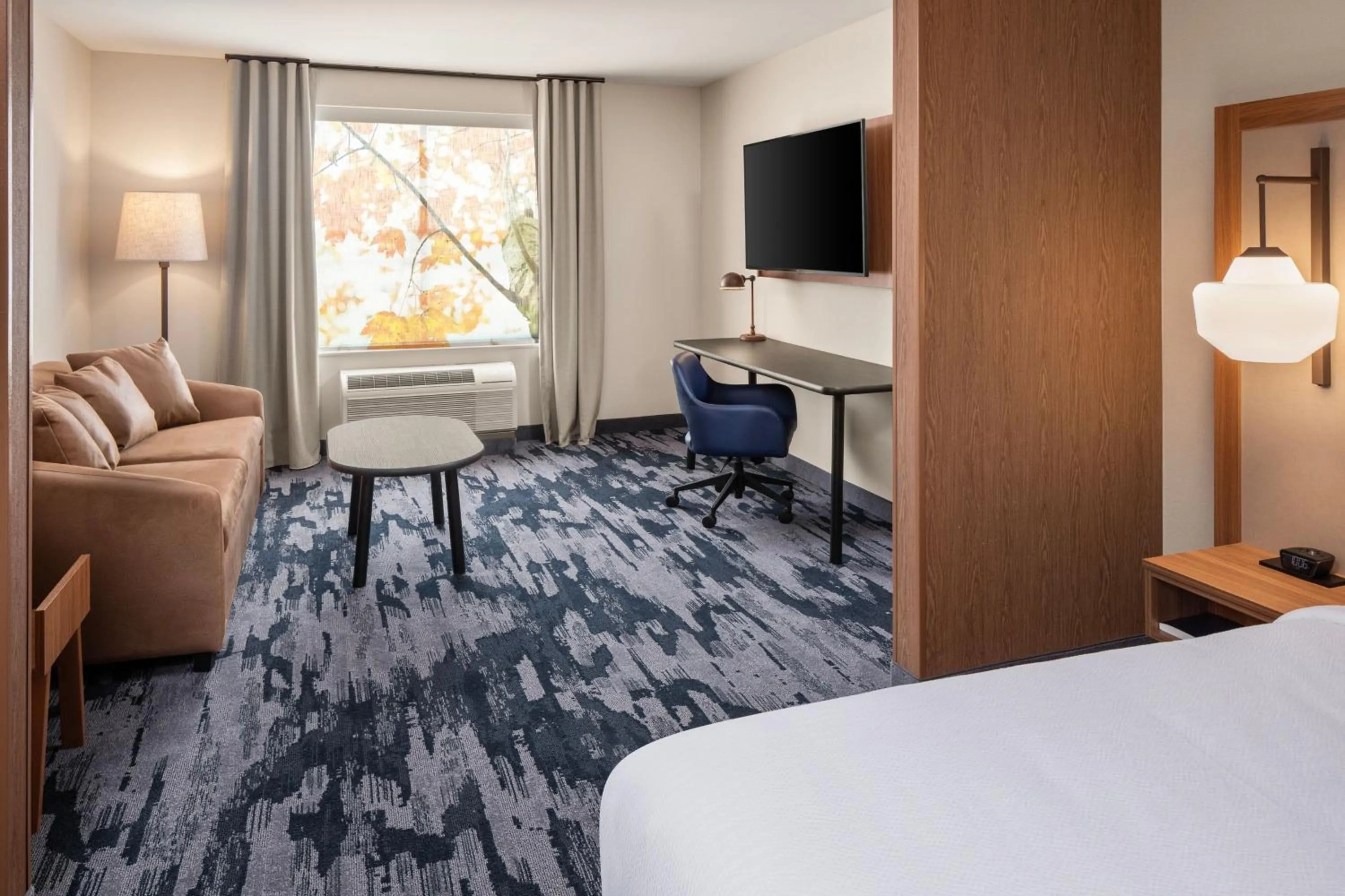 Photo of the whole room, Bed in Fairfield by Marriott Inn & Suites Yankton