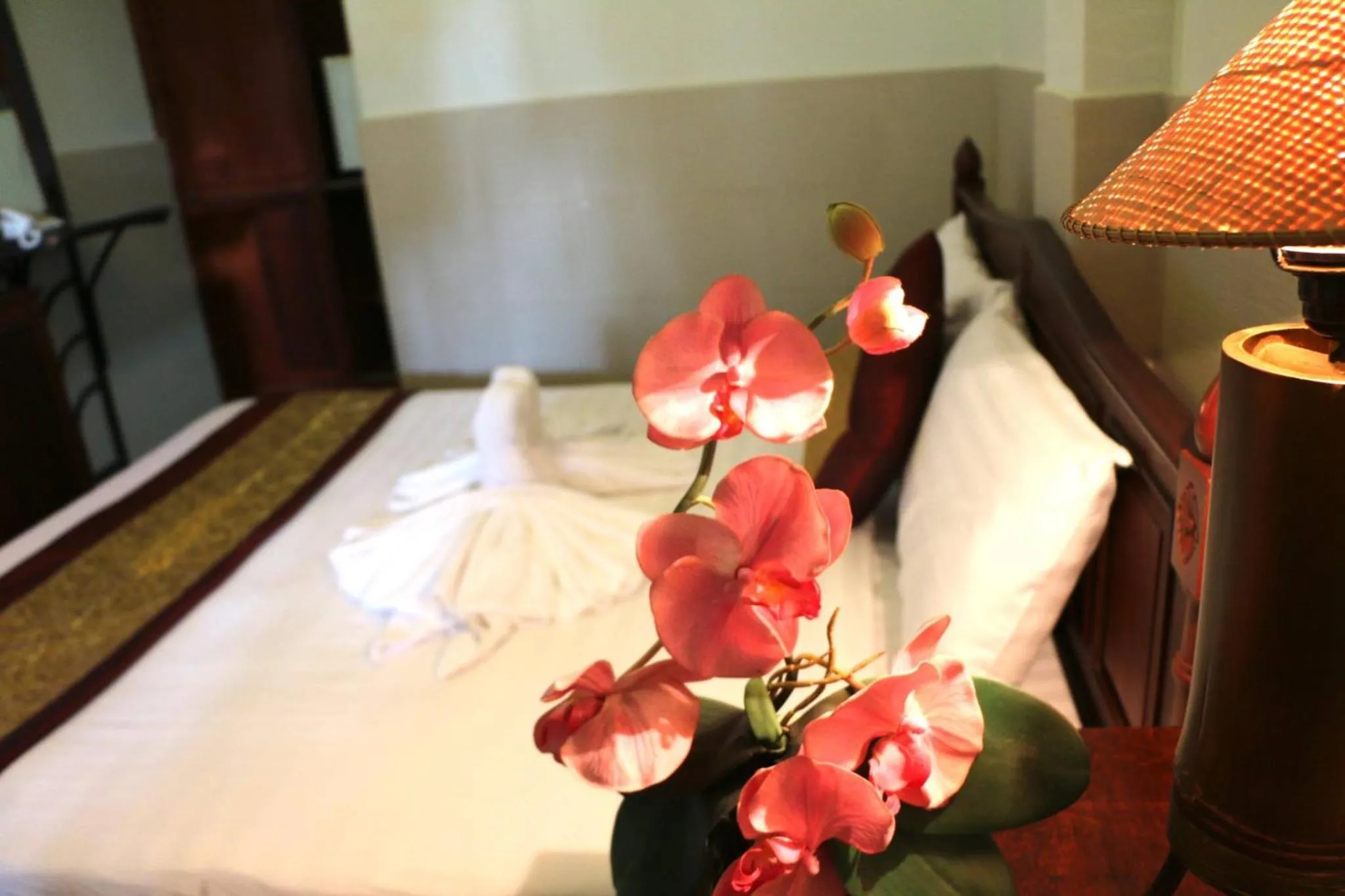 Bed in Mali Namphu Hotel