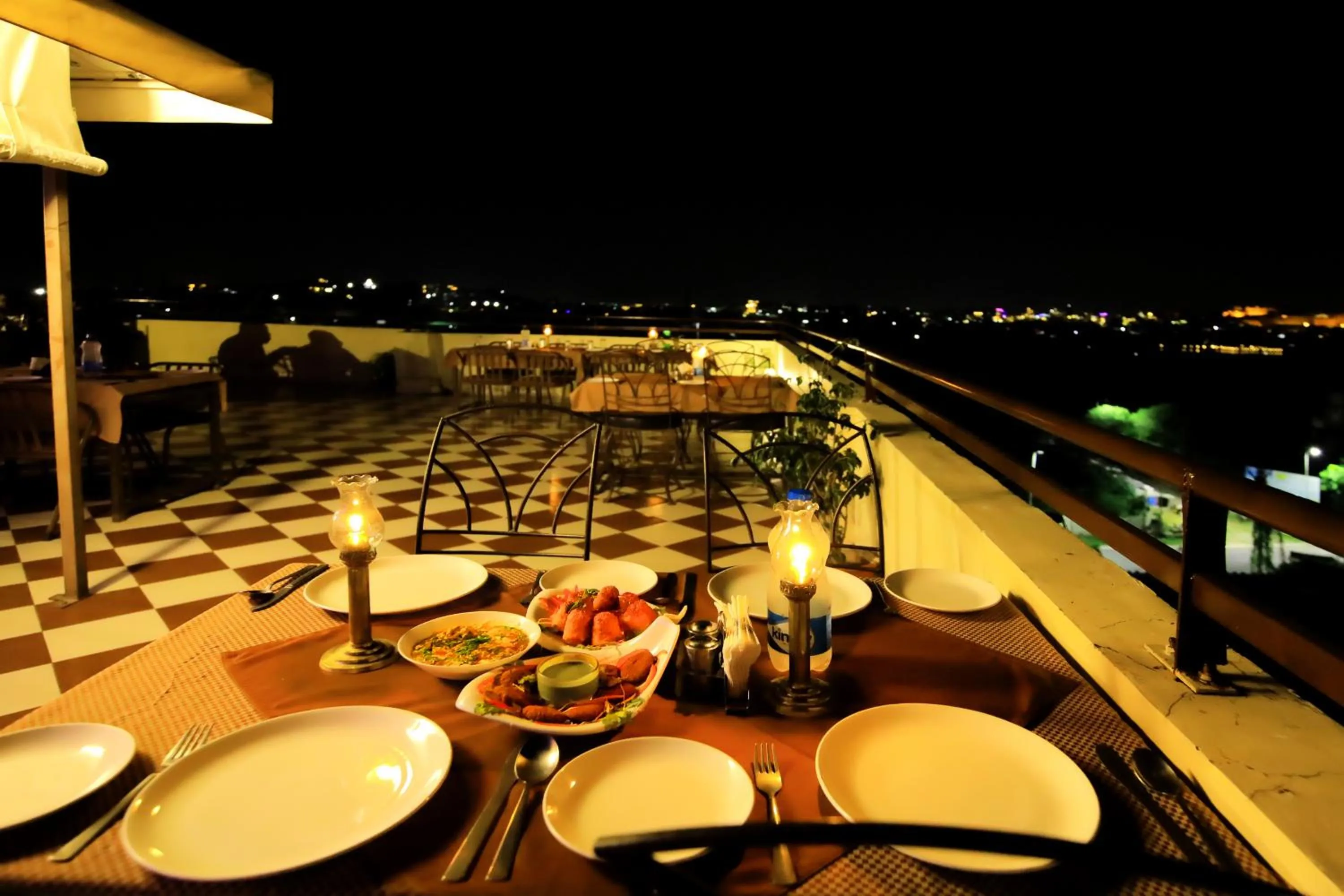 Restaurant/Places to Eat in Hotel Royal Pratap Niwas