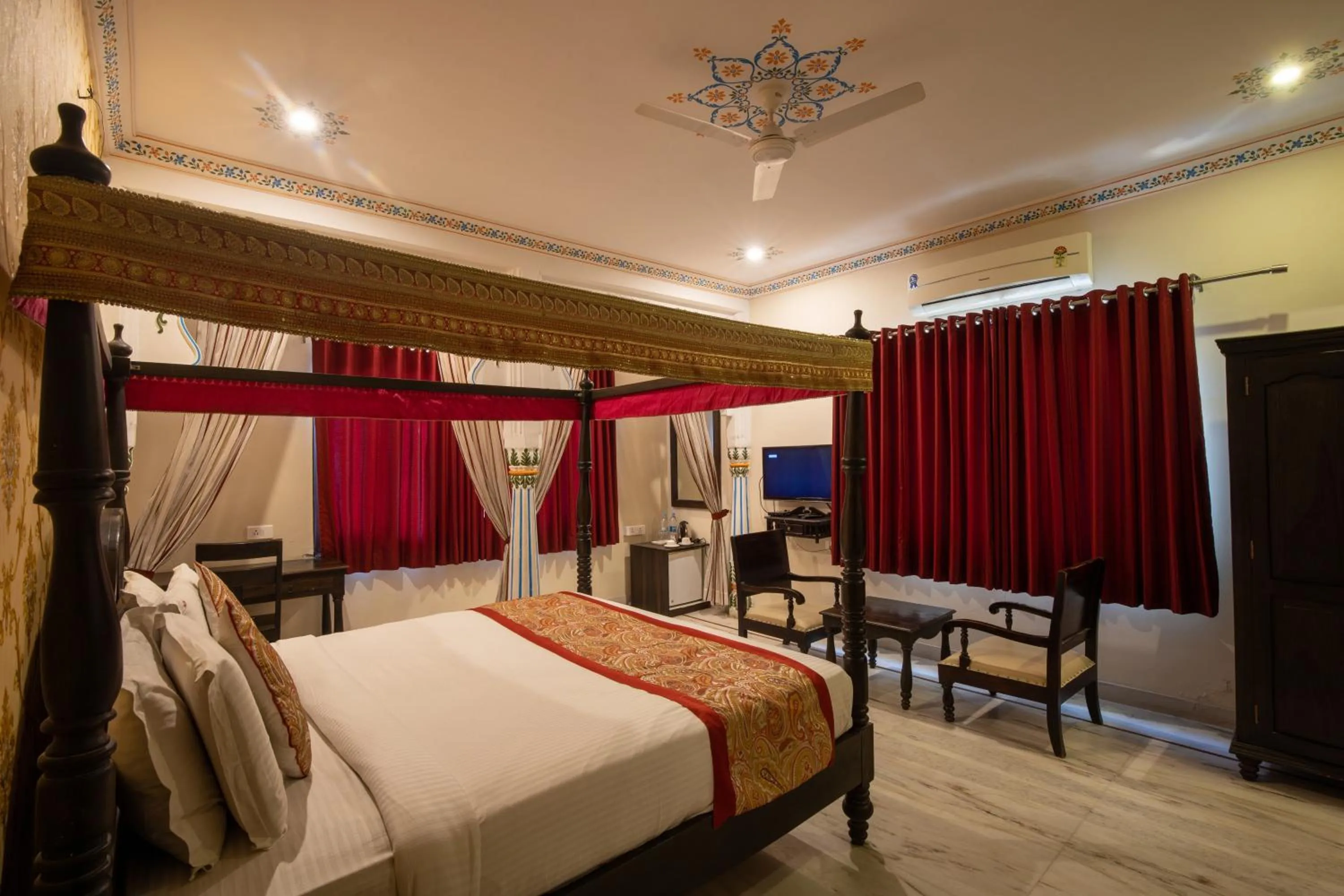 Photo of the whole room in Hotel Royal Pratap Niwas