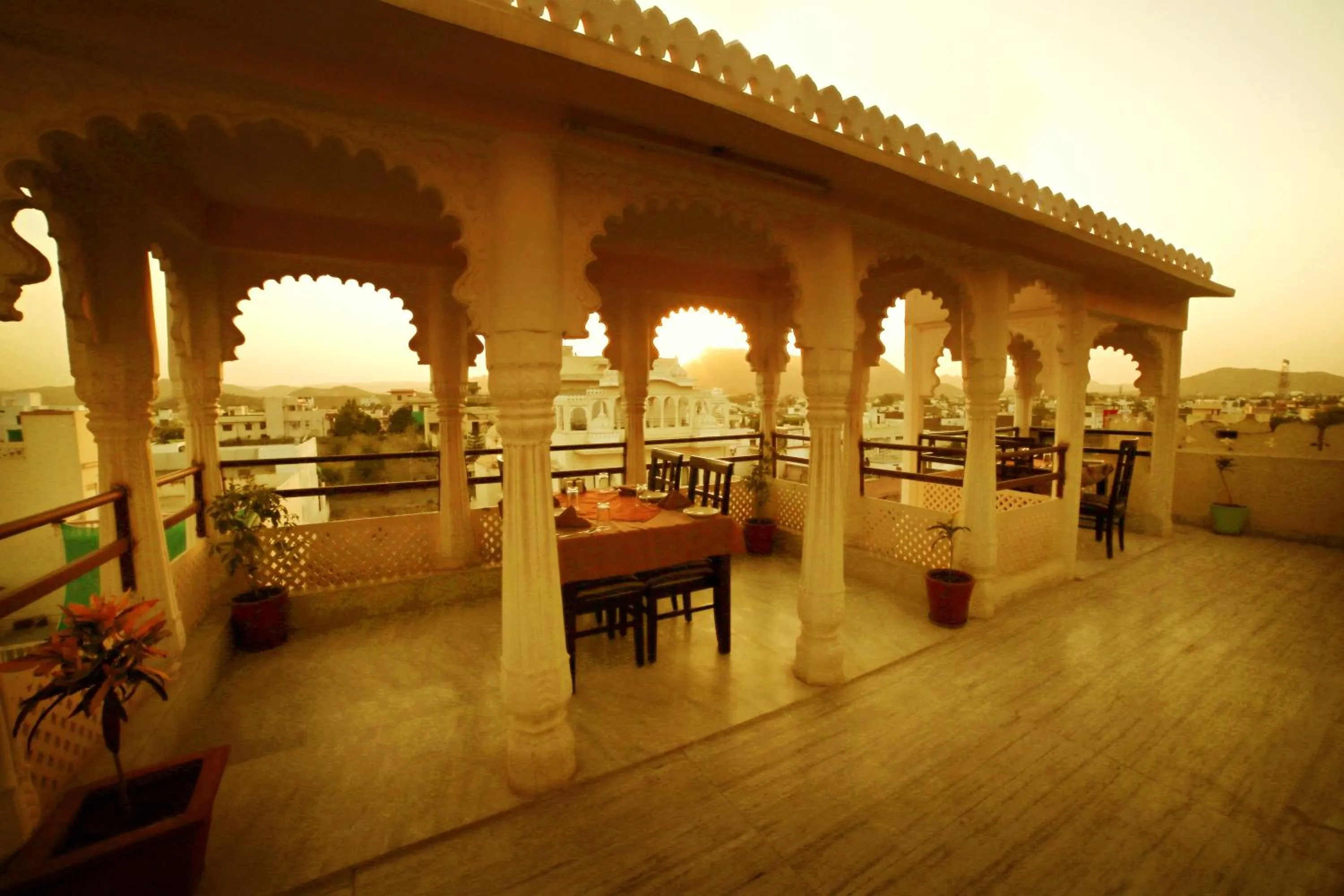 Restaurant/Places to Eat in Hotel Royal Pratap Niwas