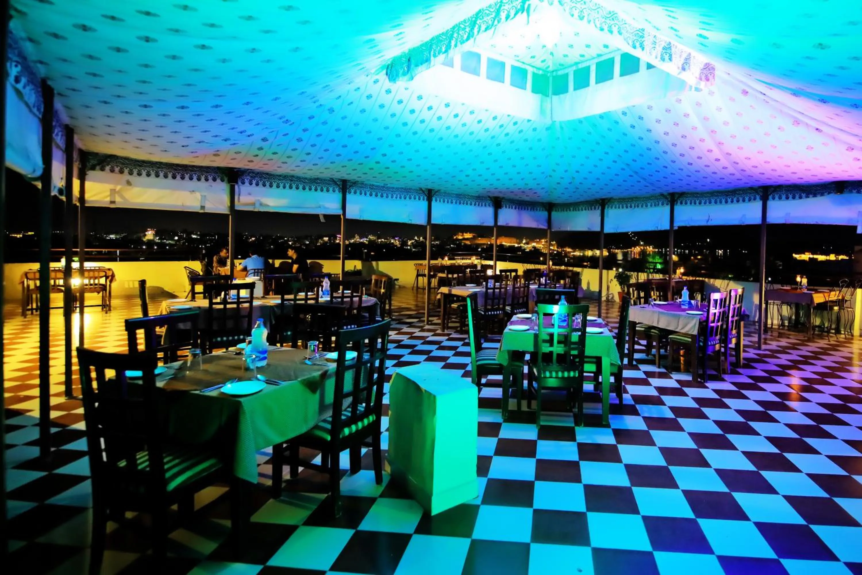 Restaurant/Places to Eat in Hotel Royal Pratap Niwas
