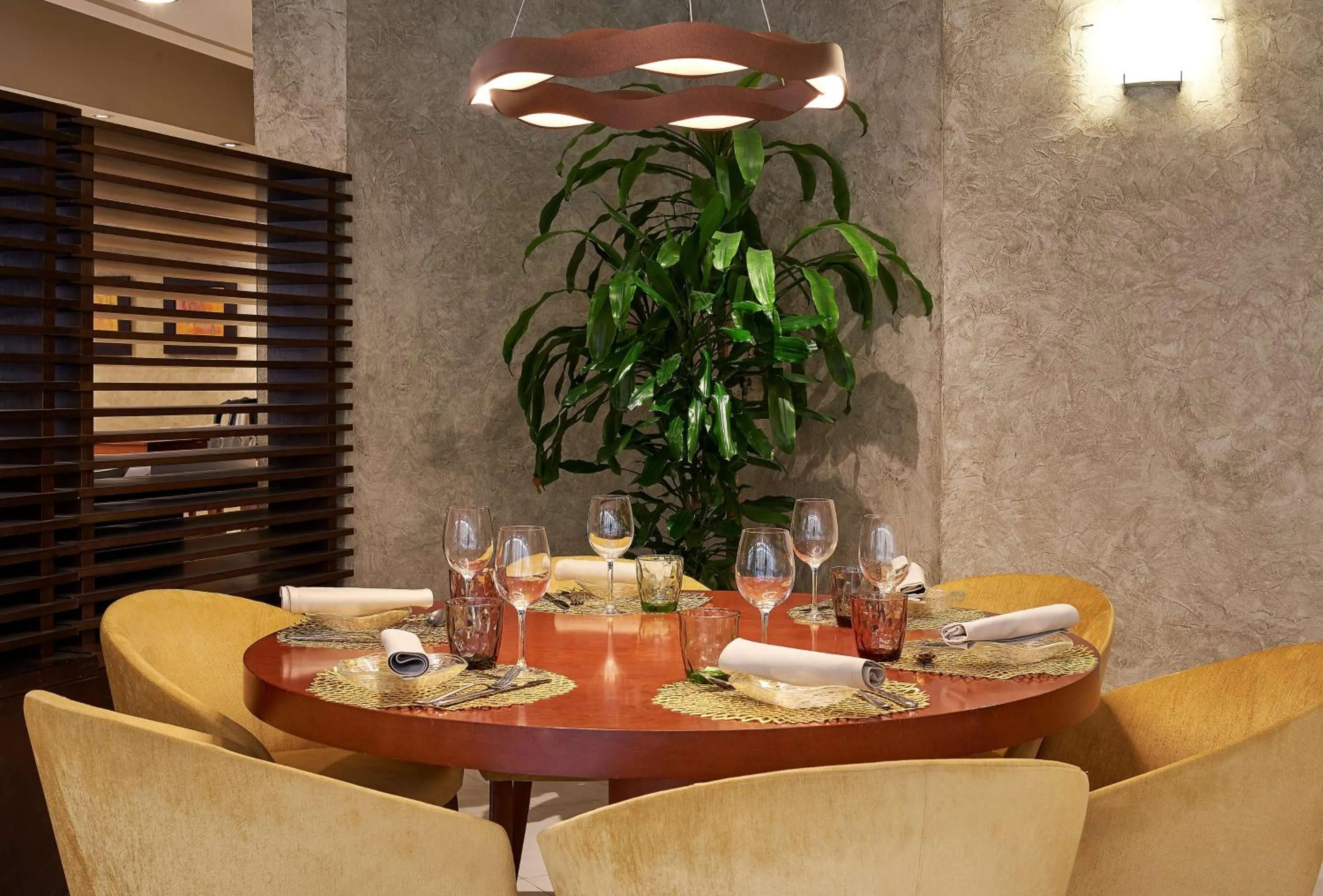 Restaurant/places to eat in NH Lleida Pirineos