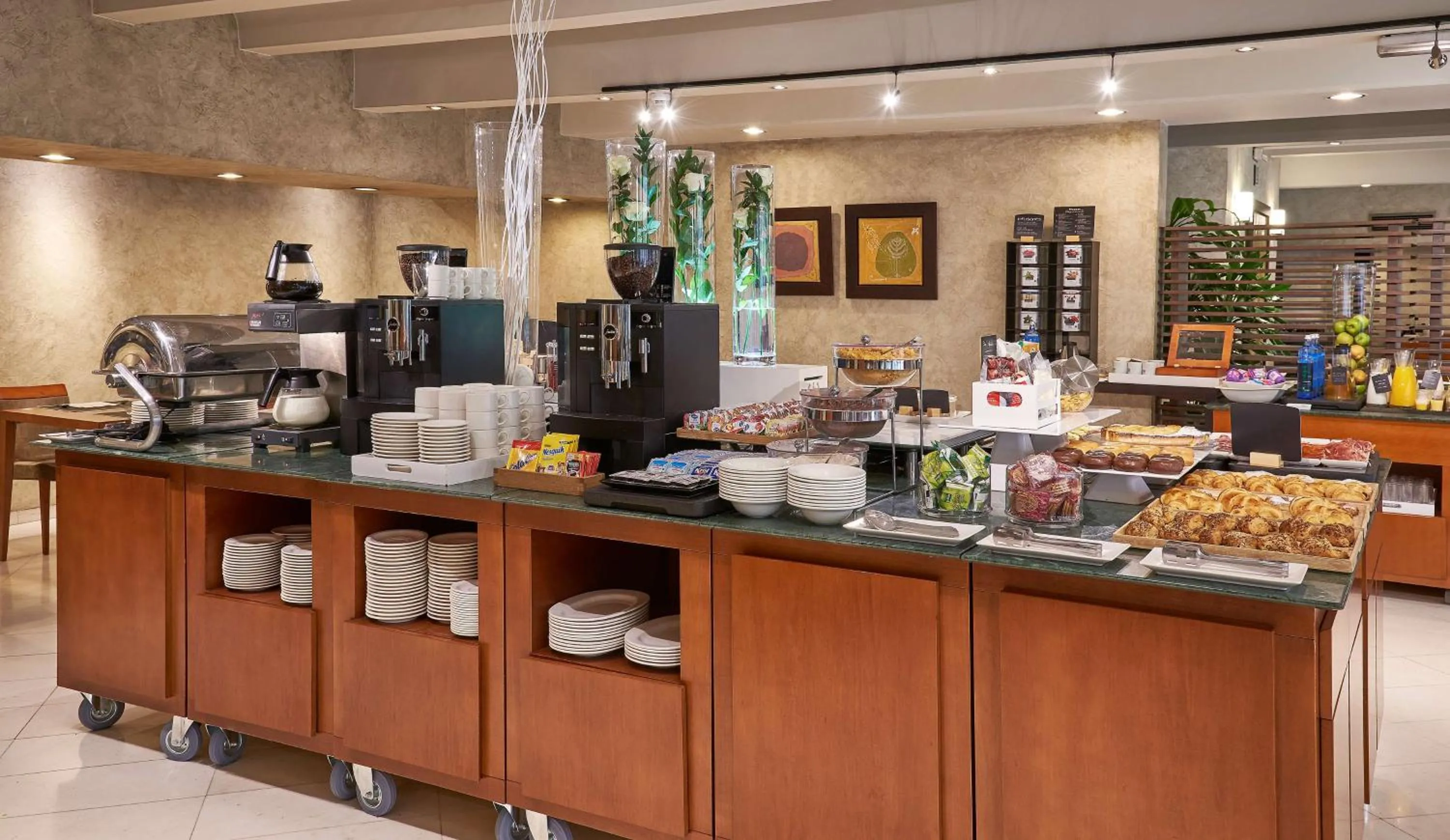 Breakfast in NH Lleida Pirineos