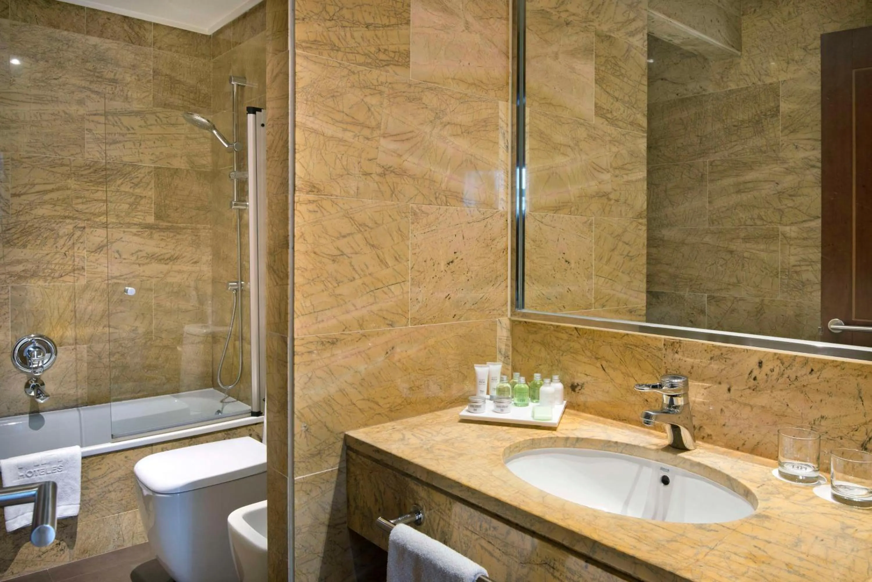 Bathroom in NH Collection Vigo