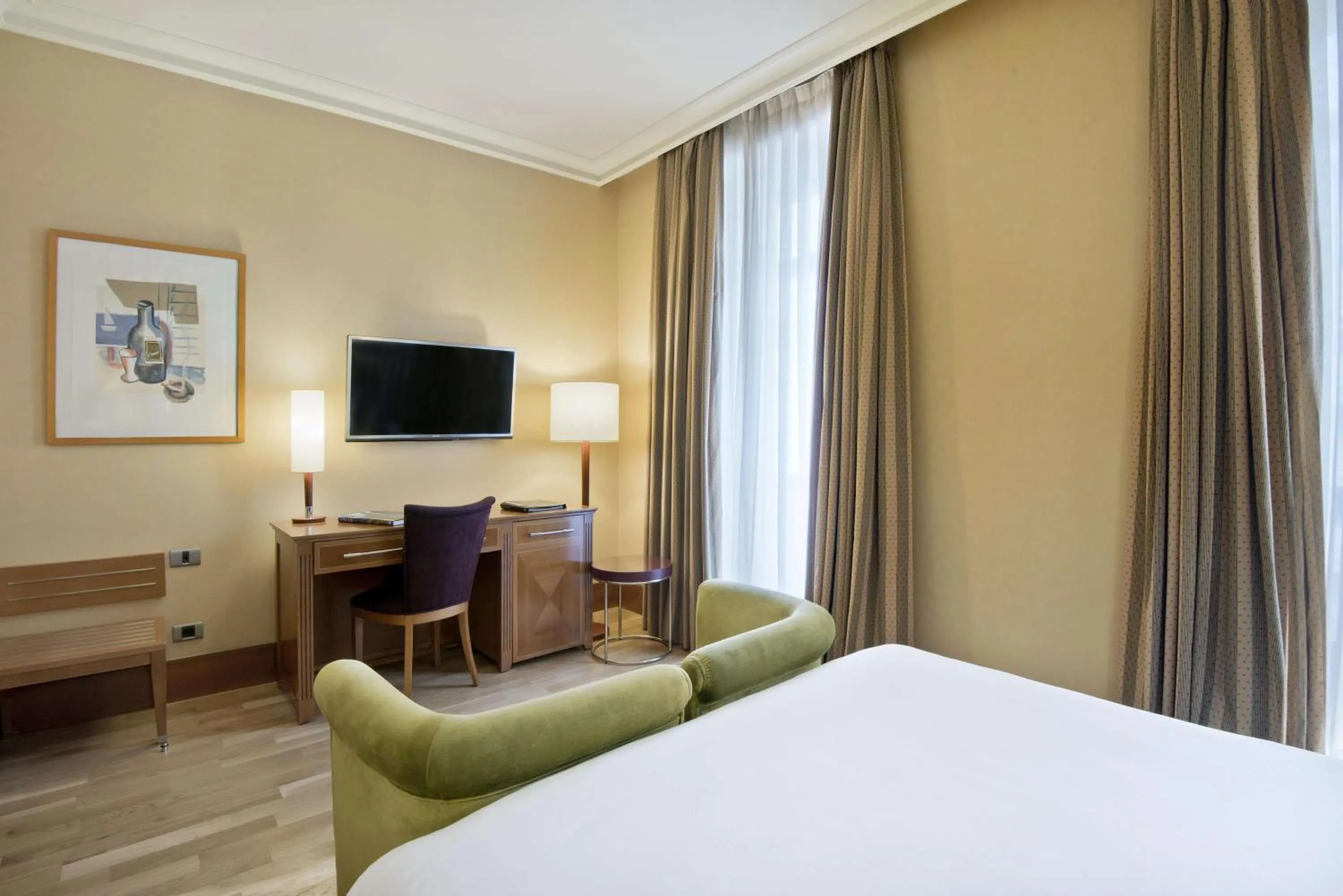 Bedroom, Bed in NH Collection Vigo