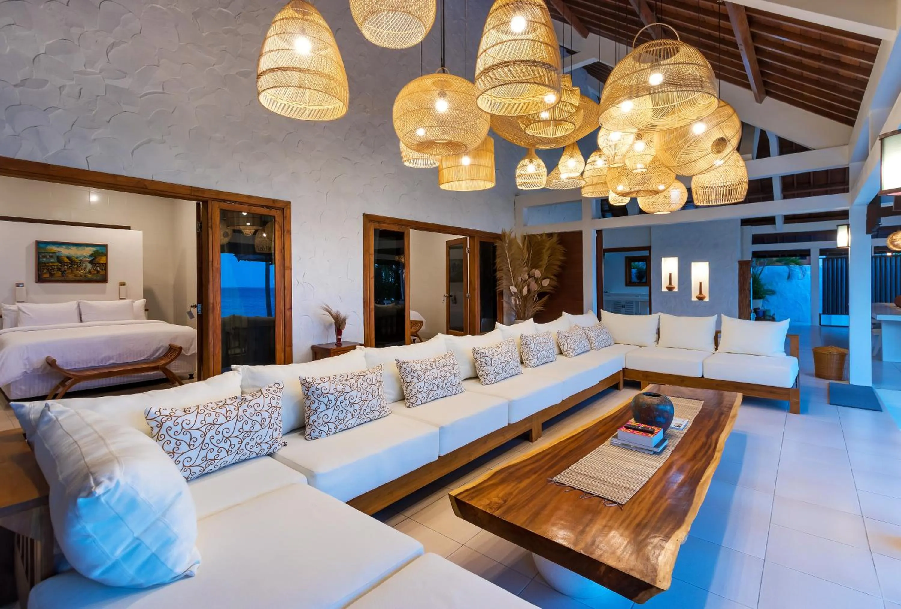 TV and multimedia in Kanna Seafront Estate Tulamben