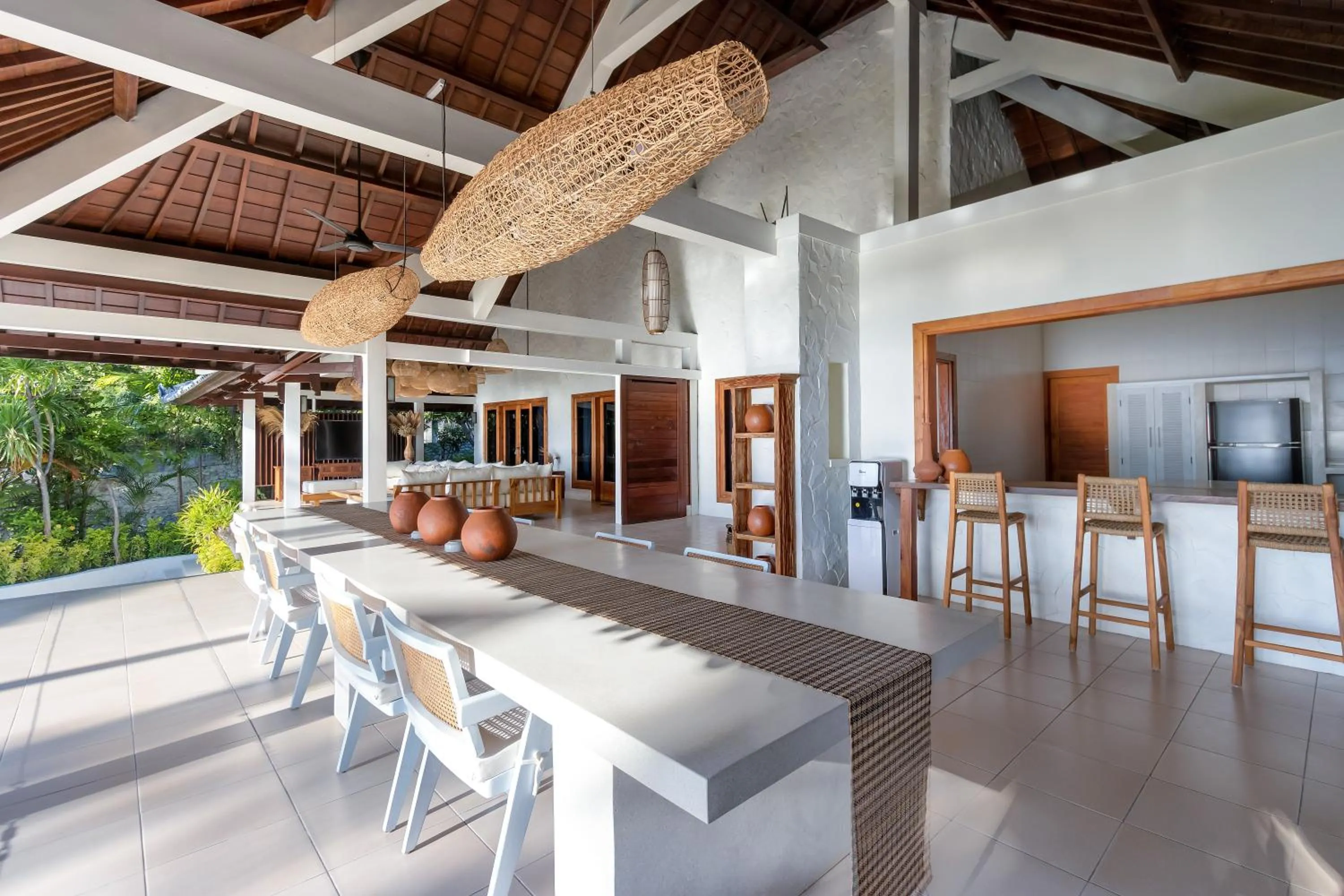 Dining area in Kanna Seafront Estate Tulamben