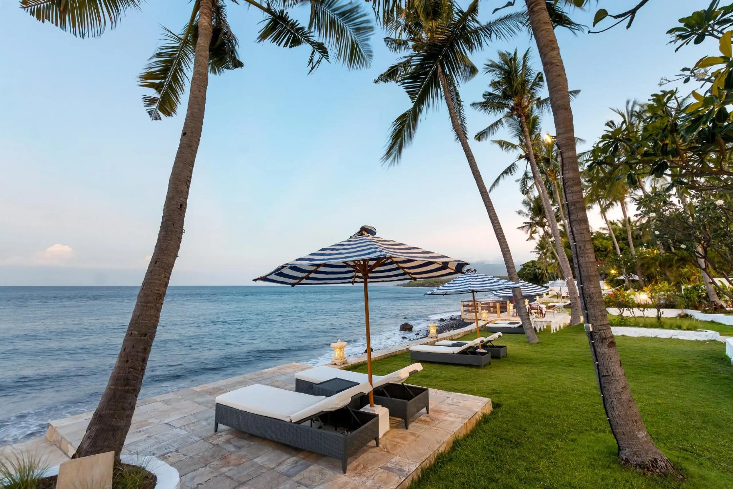 Beach in Kanna Seafront Estate Tulamben