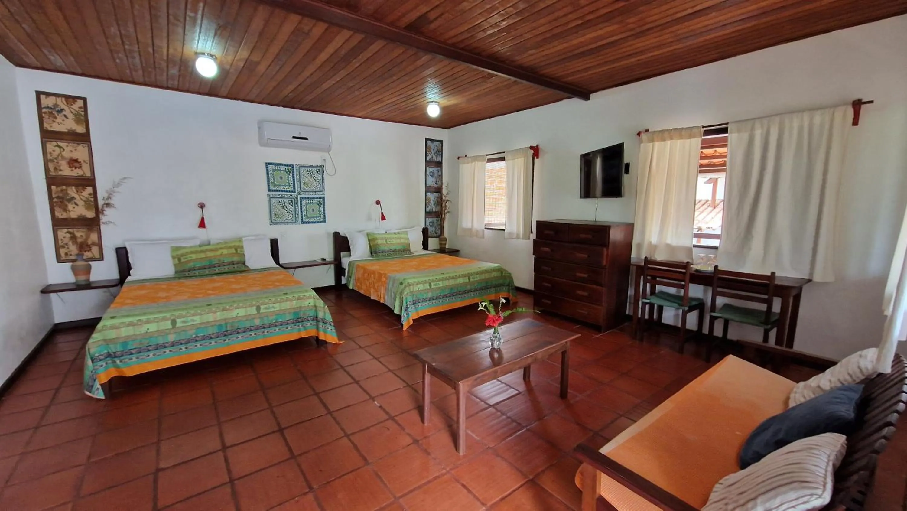 TV and multimedia, Bed in Pousada Casa da Edinha