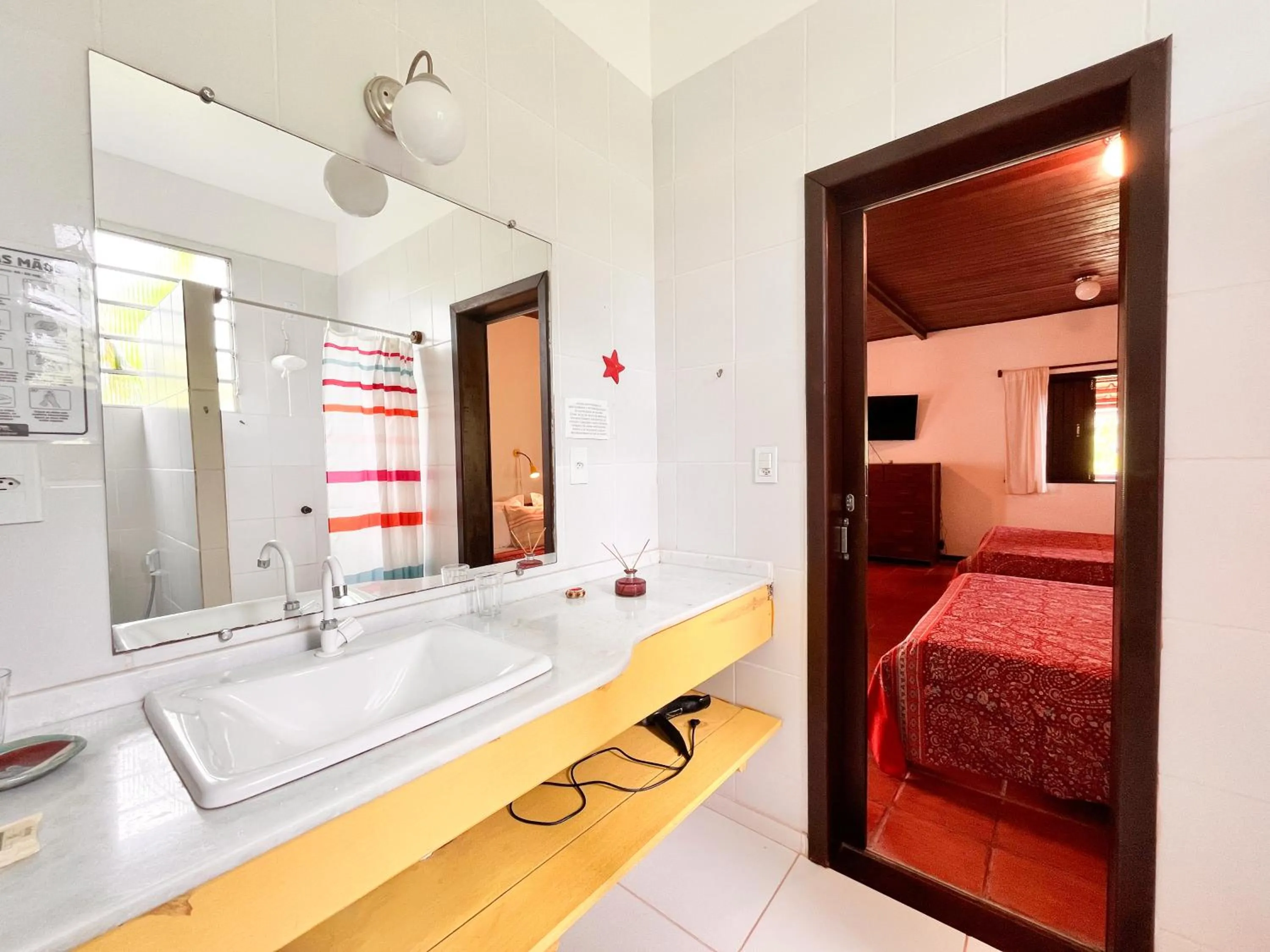 Bathroom, Bed in Pousada Casa da Edinha