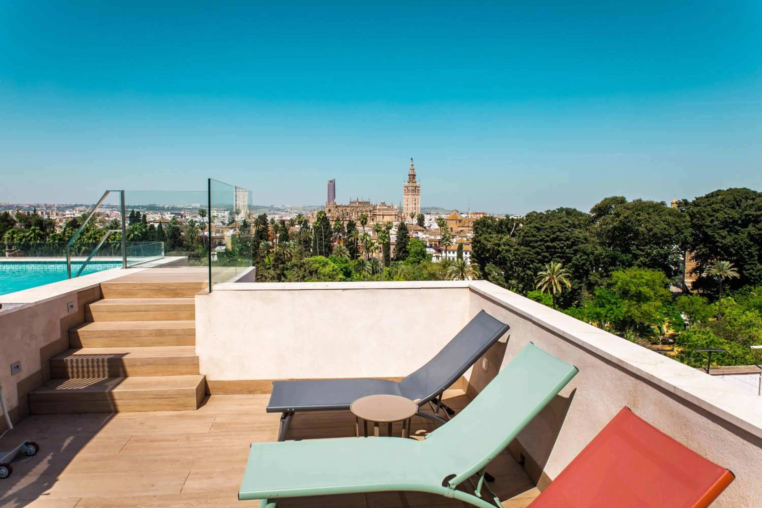 Day in Hotel Alcázar