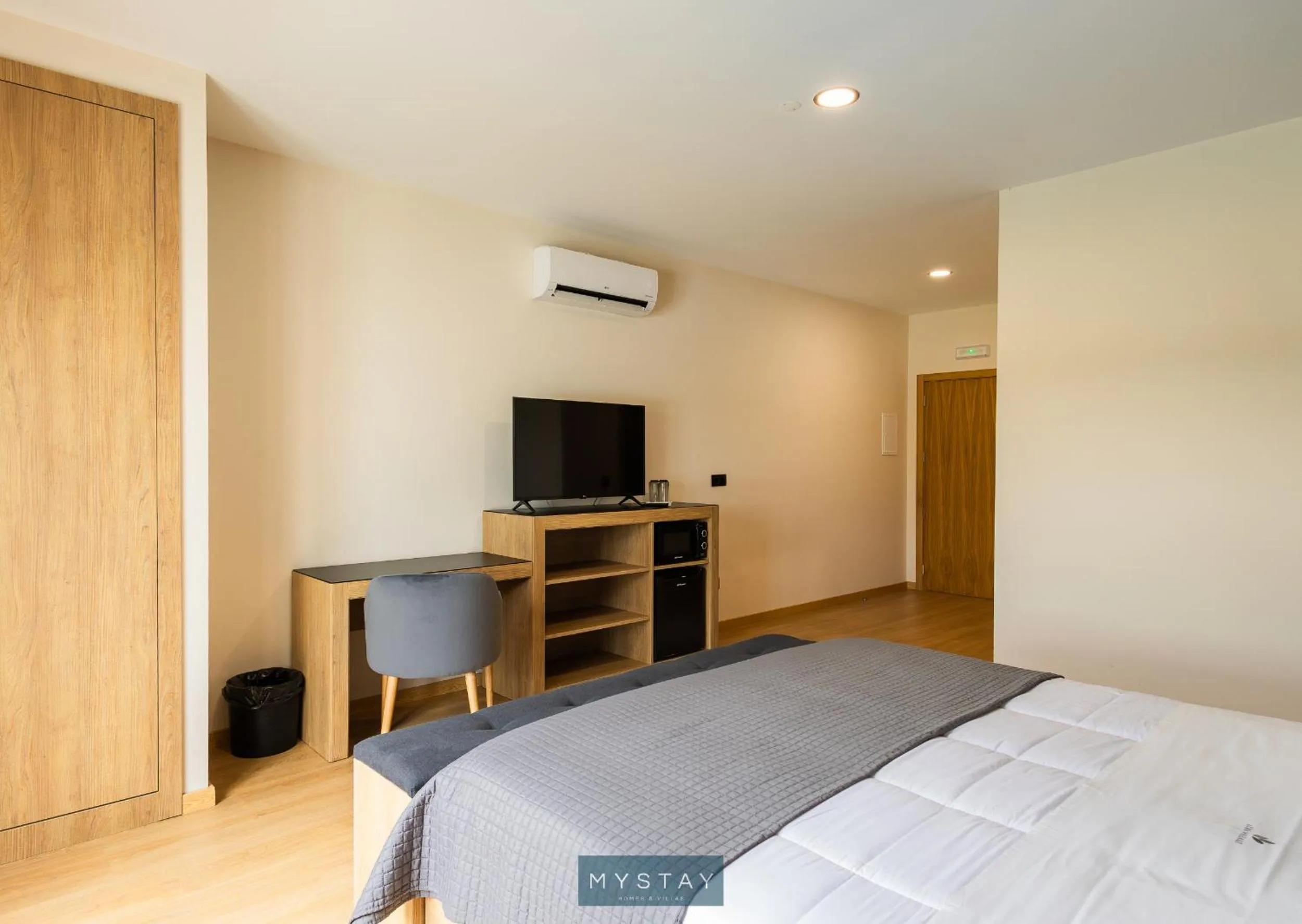 Bed in Hotel Lena Village