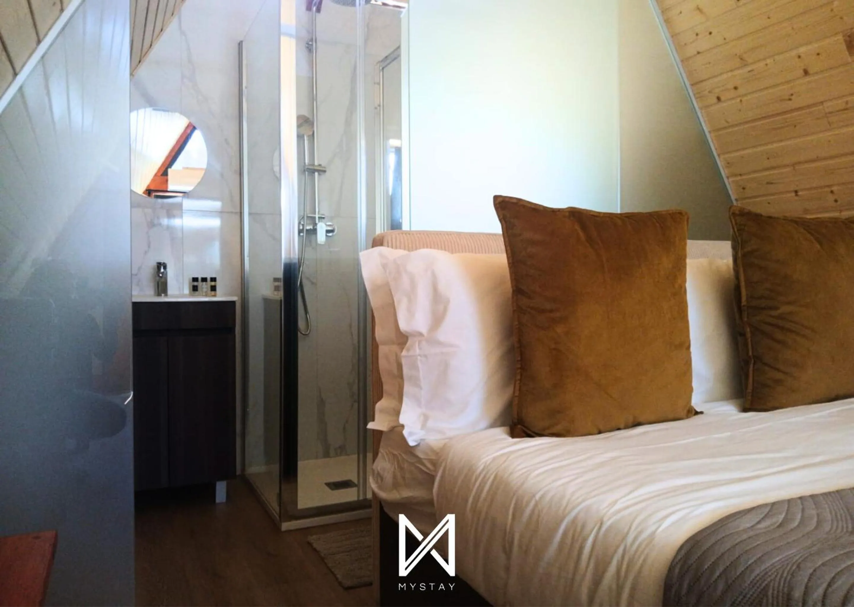 Bed in Hotel Lena Village