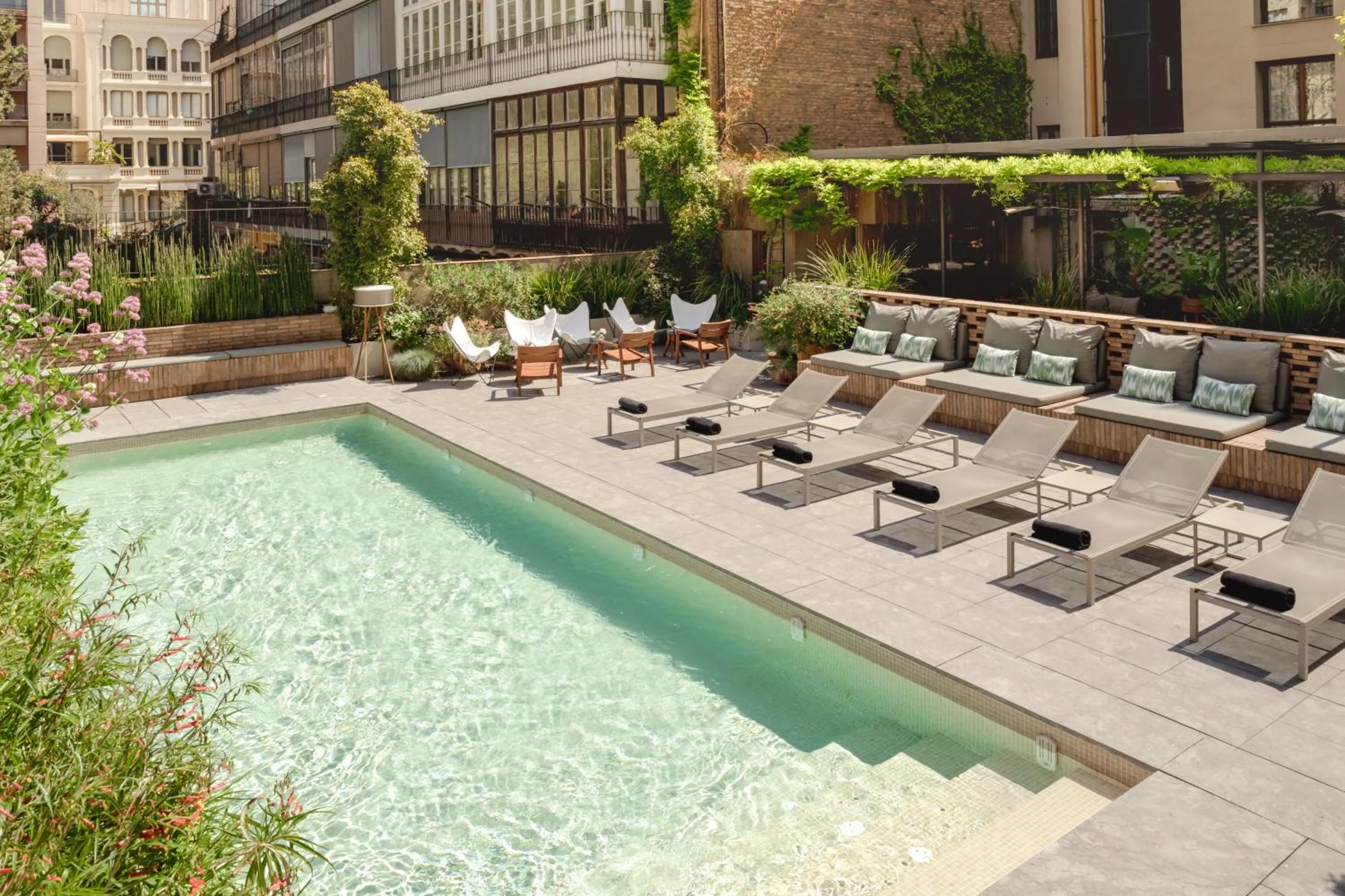 Garden in Alexandra Barcelona Hotel, Curio Collection by Hilton