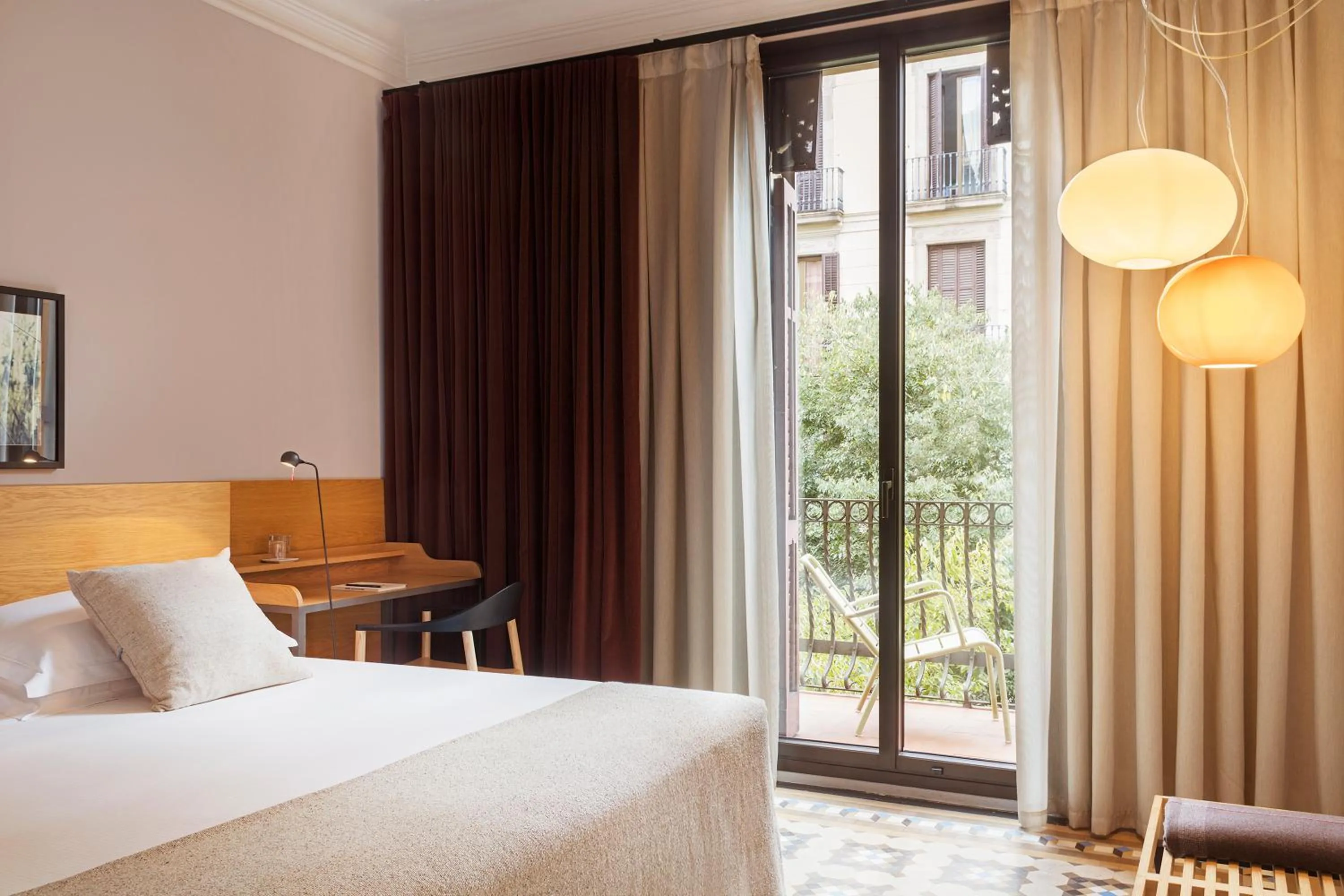Bed in Alexandra Barcelona Hotel, Curio Collection by Hilton