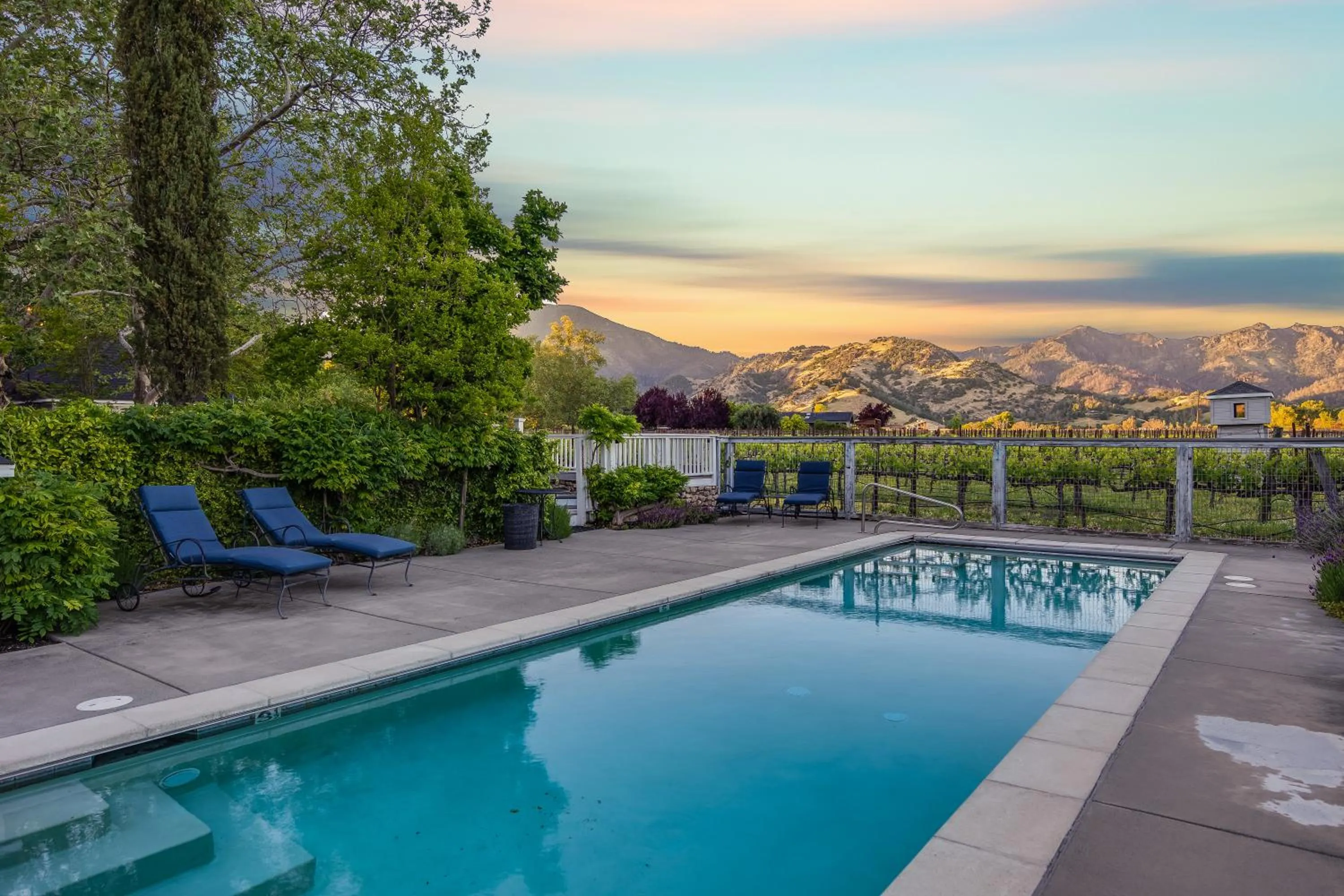 Swimming pool in Chateau De Vie