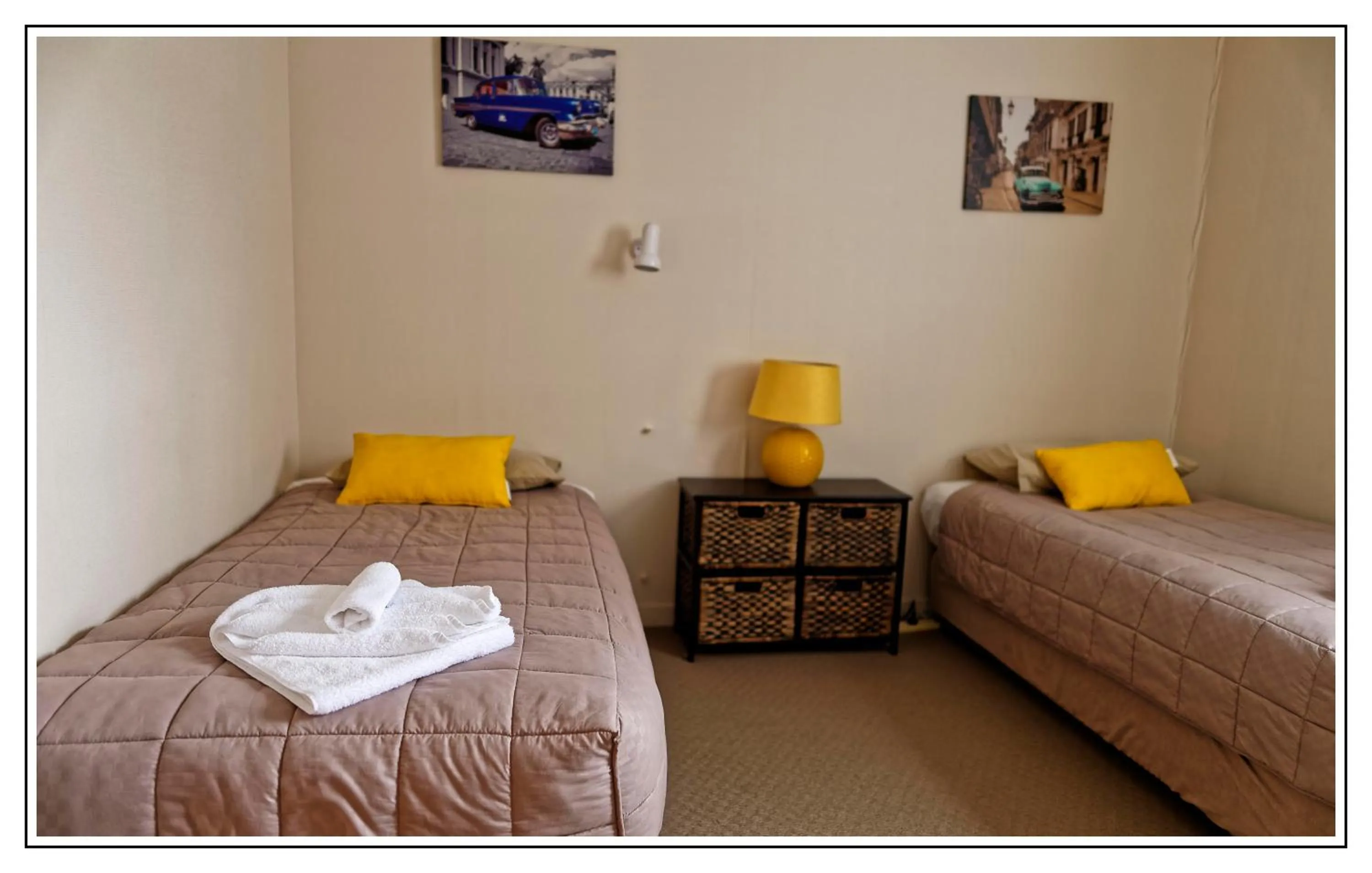 Bed in Lantern Court Motel