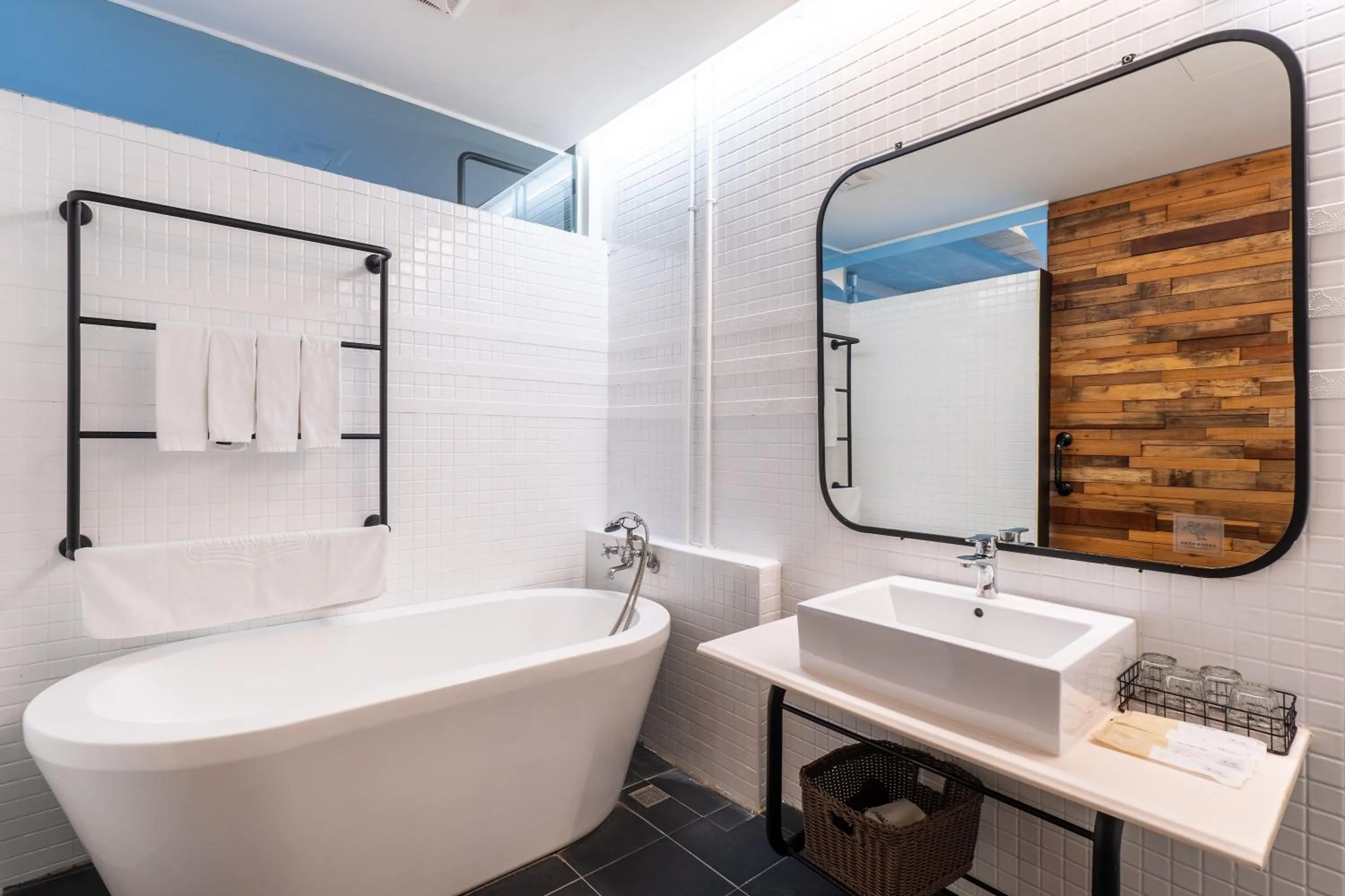 Shower in El Puerto Hotel