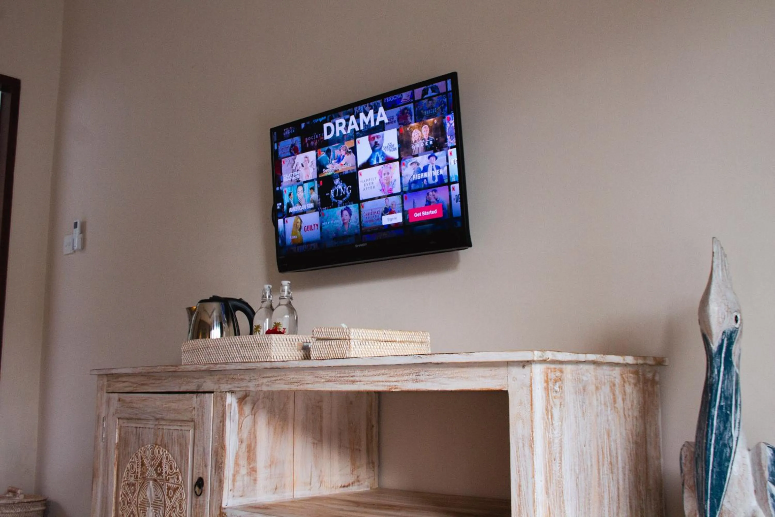 Communal lounge/ TV room in Kubu Garden Suites & Villas Nusa Dua