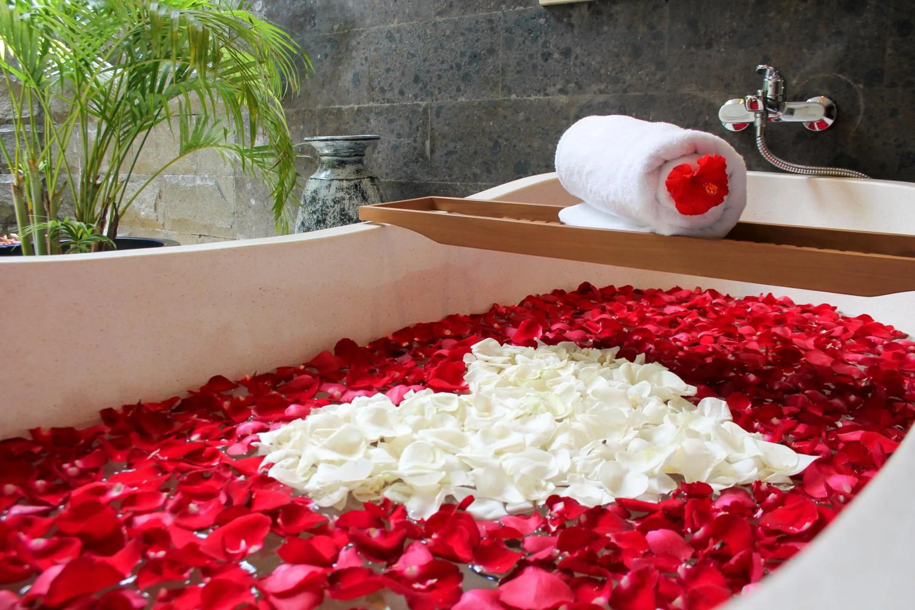 Open Air Bath in Kubu Garden Suites & Villas Nusa Dua