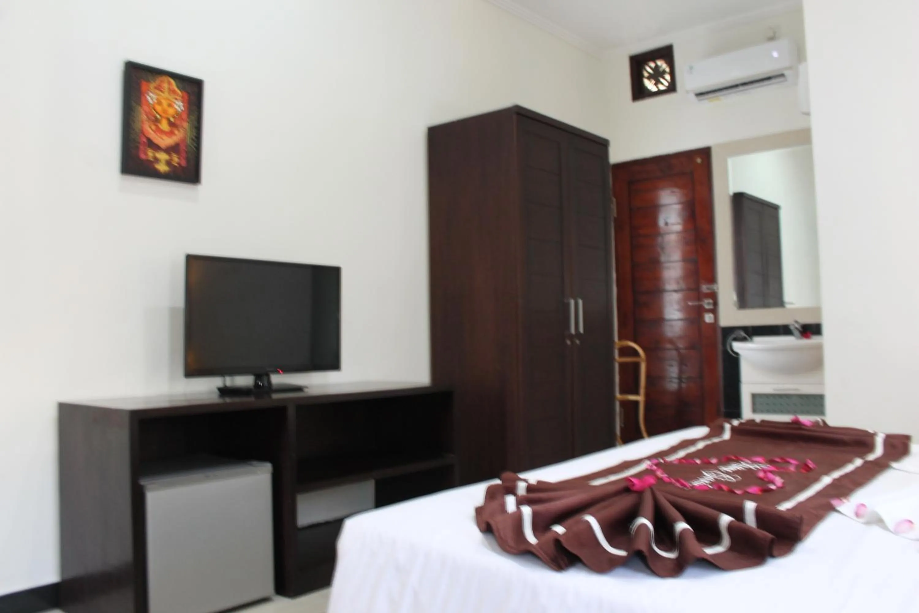 TV and multimedia, Bed in Kubu Garden Suites & Villas Nusa Dua