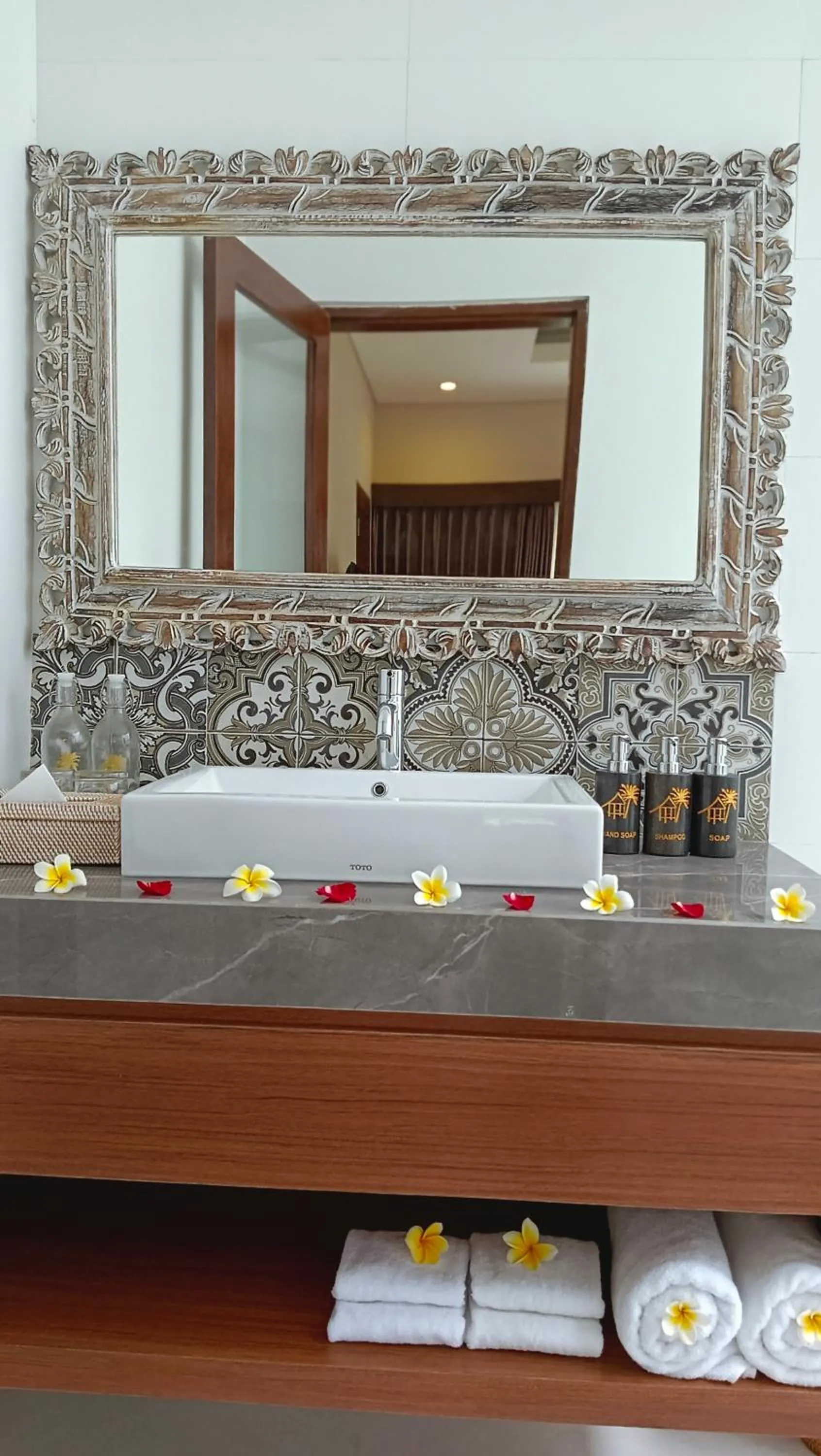 Bathroom in Kubu Garden Suites & Villas Nusa Dua