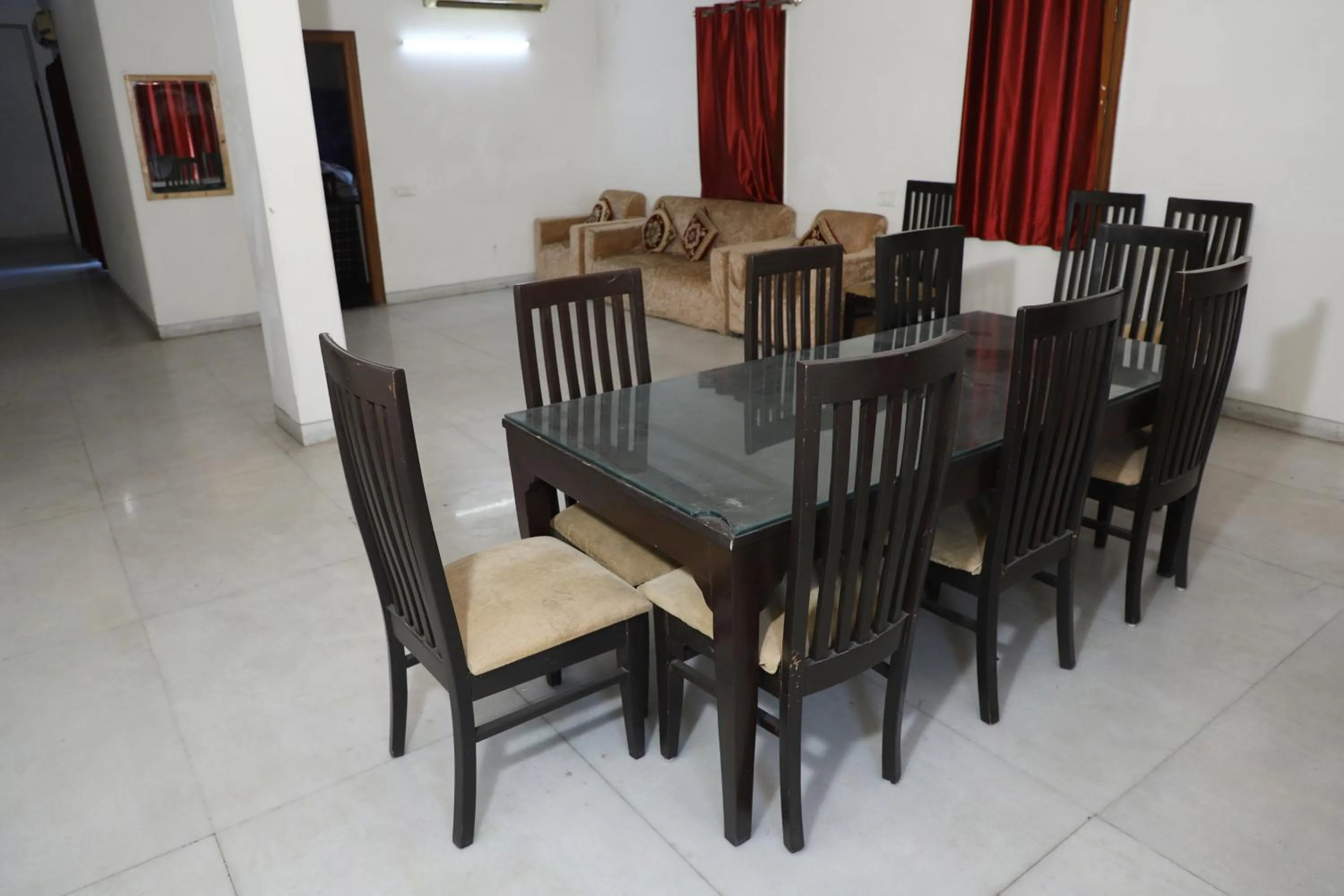 Living room in Hotel Ashray Noida