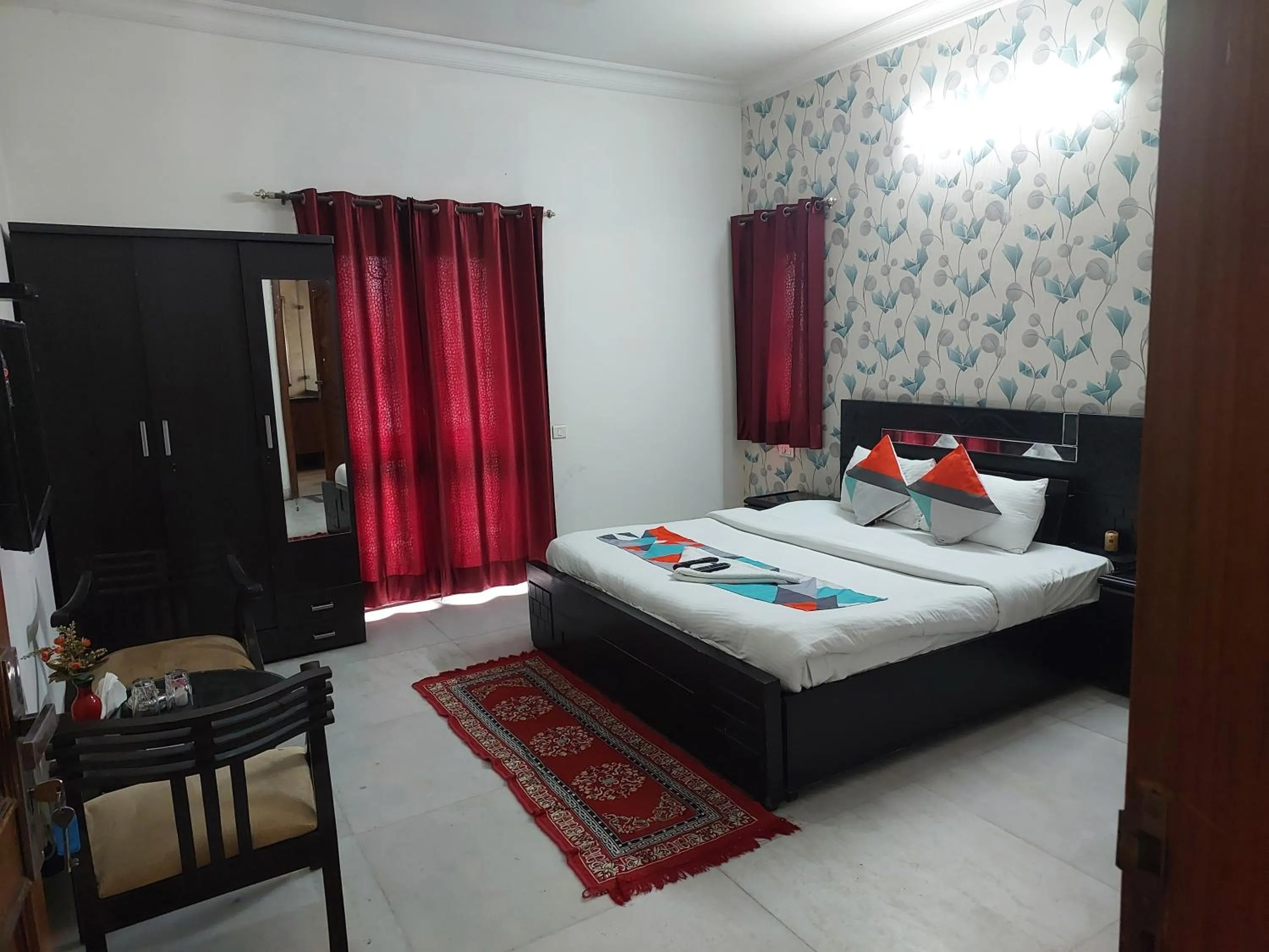 Bedroom, Bed in Hotel Ashray Noida