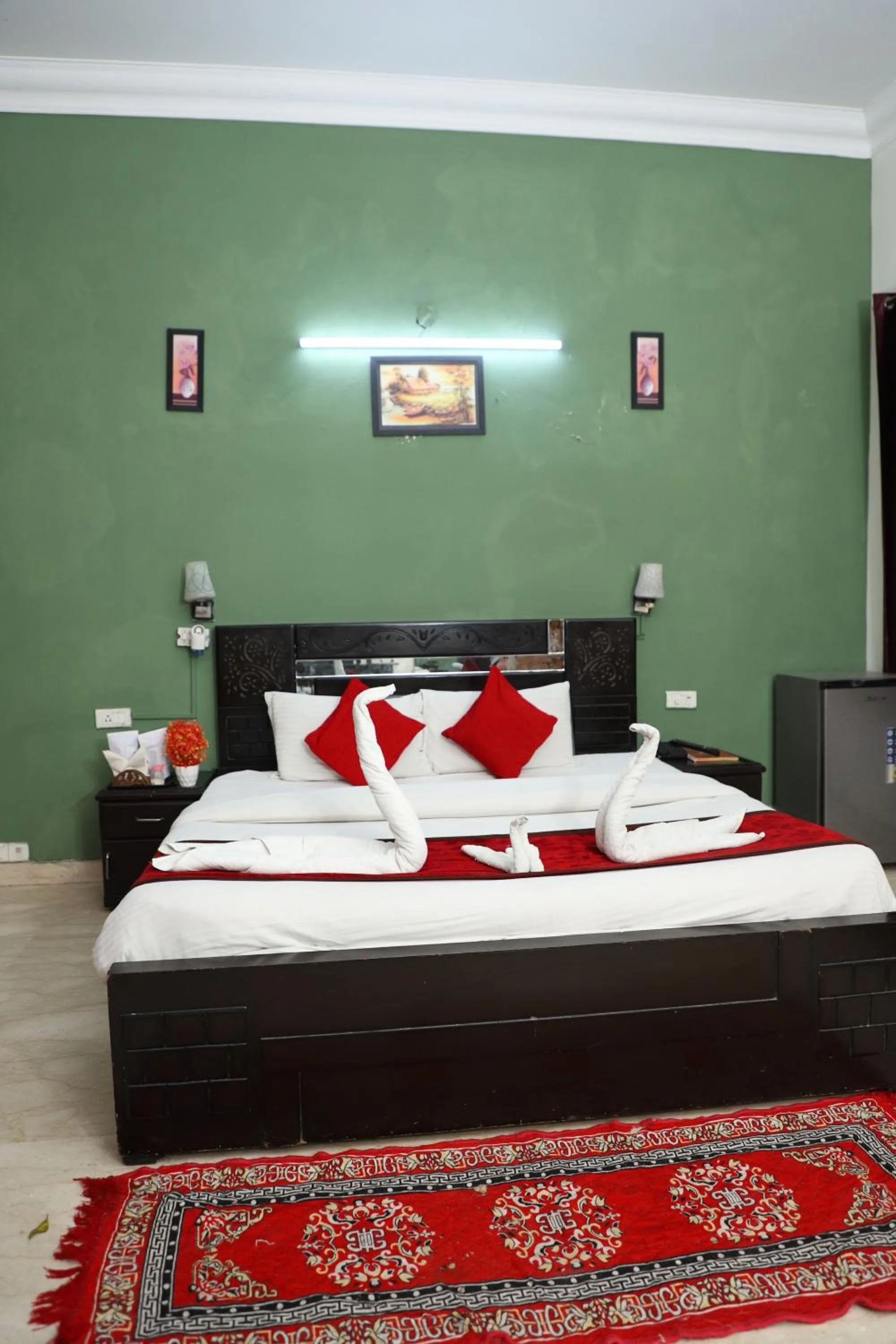 Photo of the whole room, Bed in Hotel Ashray Noida