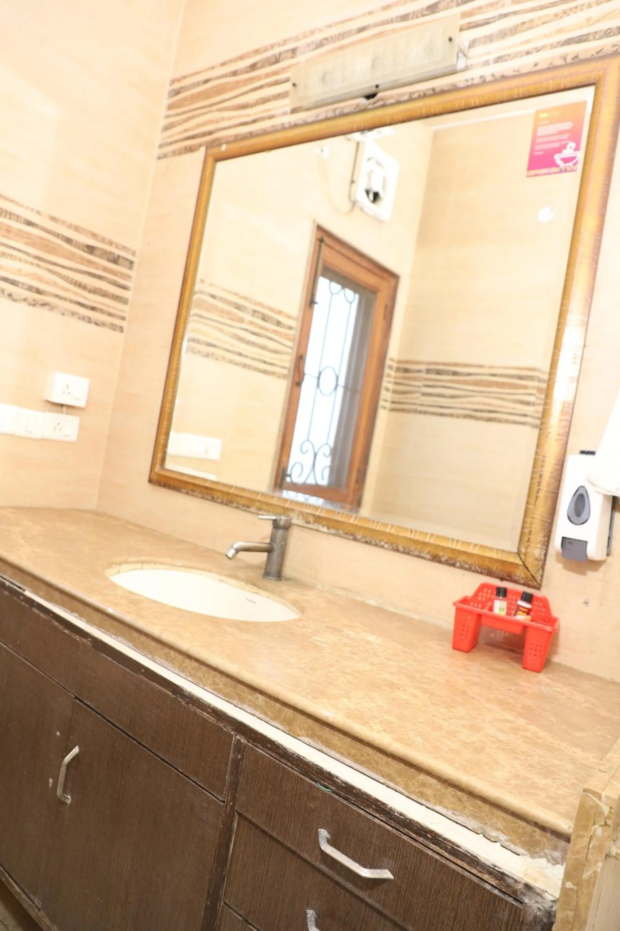 Bathroom in Hotel Ashray Noida