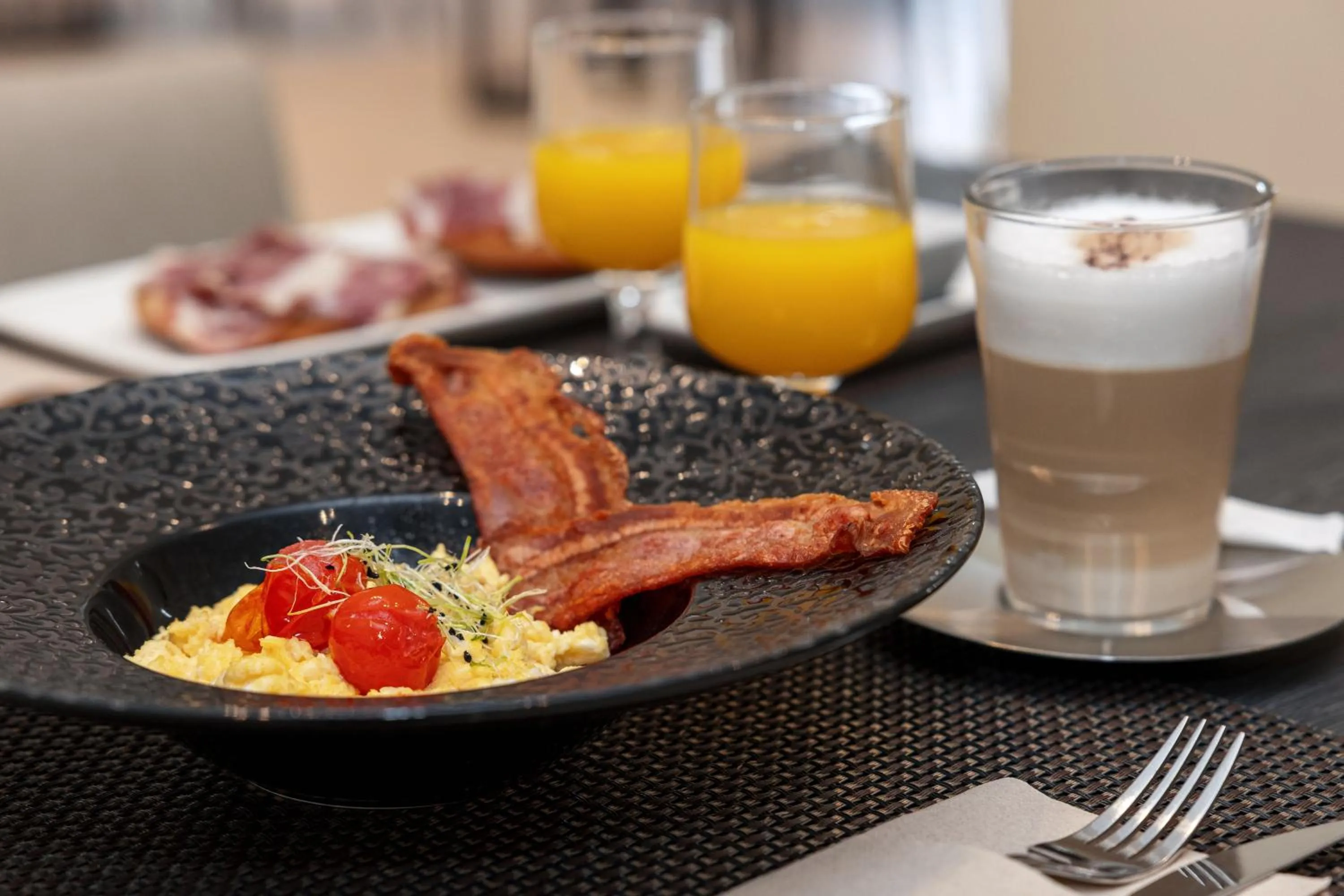 Restaurant/places to eat in Ohtels Gran Hotel Almeria