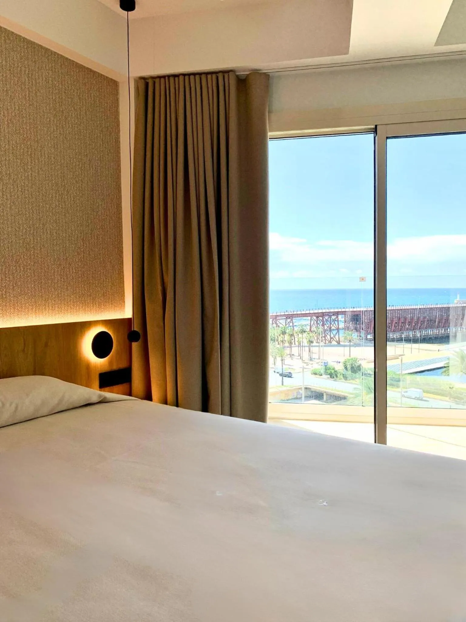 Sea view, Bed in Ohtels Gran Hotel Almeria