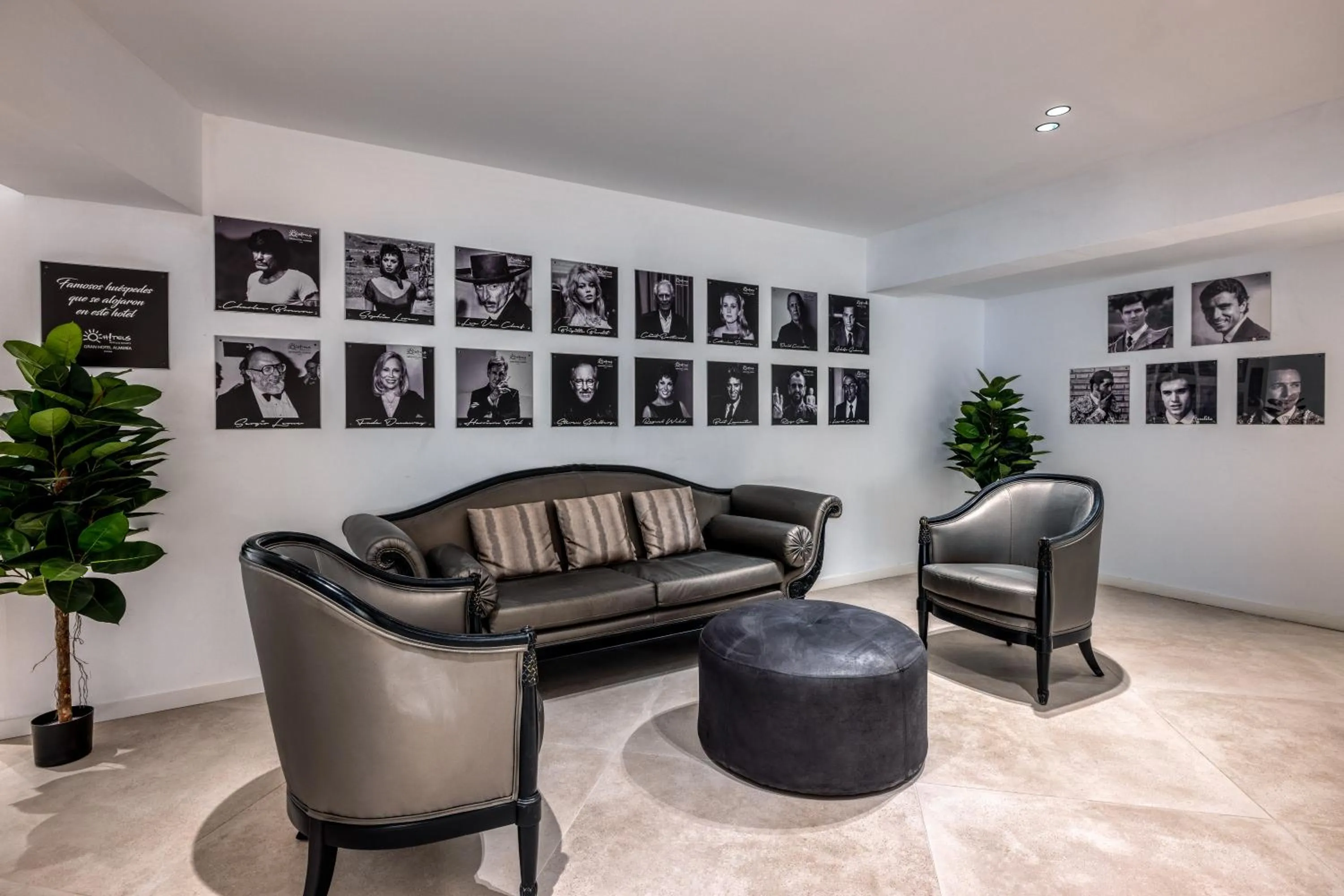 Seating area in Ohtels Gran Hotel Almeria