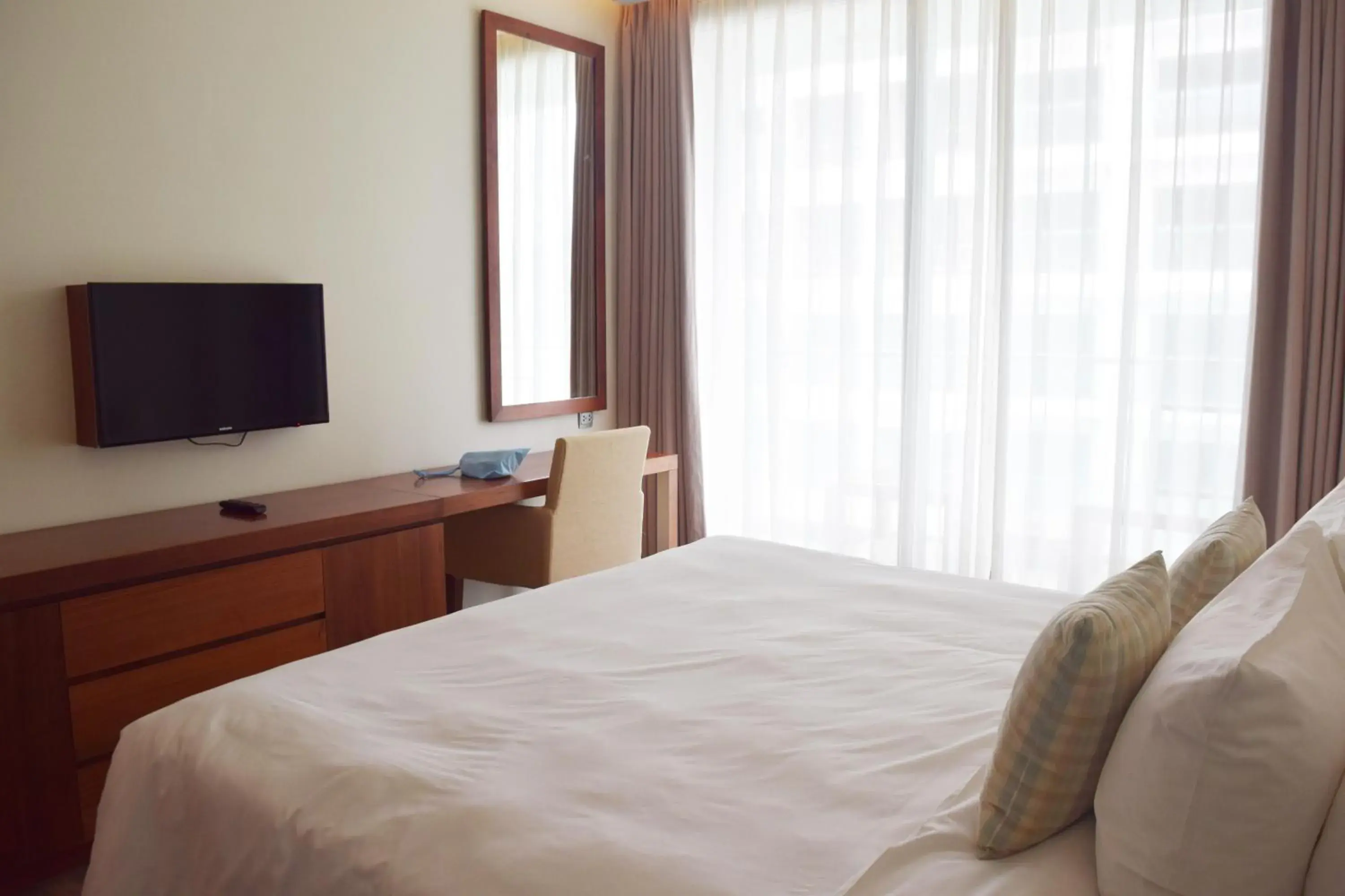 Special Offer - One-bedroom City View Suite with Balcony in A La Carte Da Nang Beach Special Offer - One-bedroom City View Suite with Balcony in A La Carte Da Nang Beach
